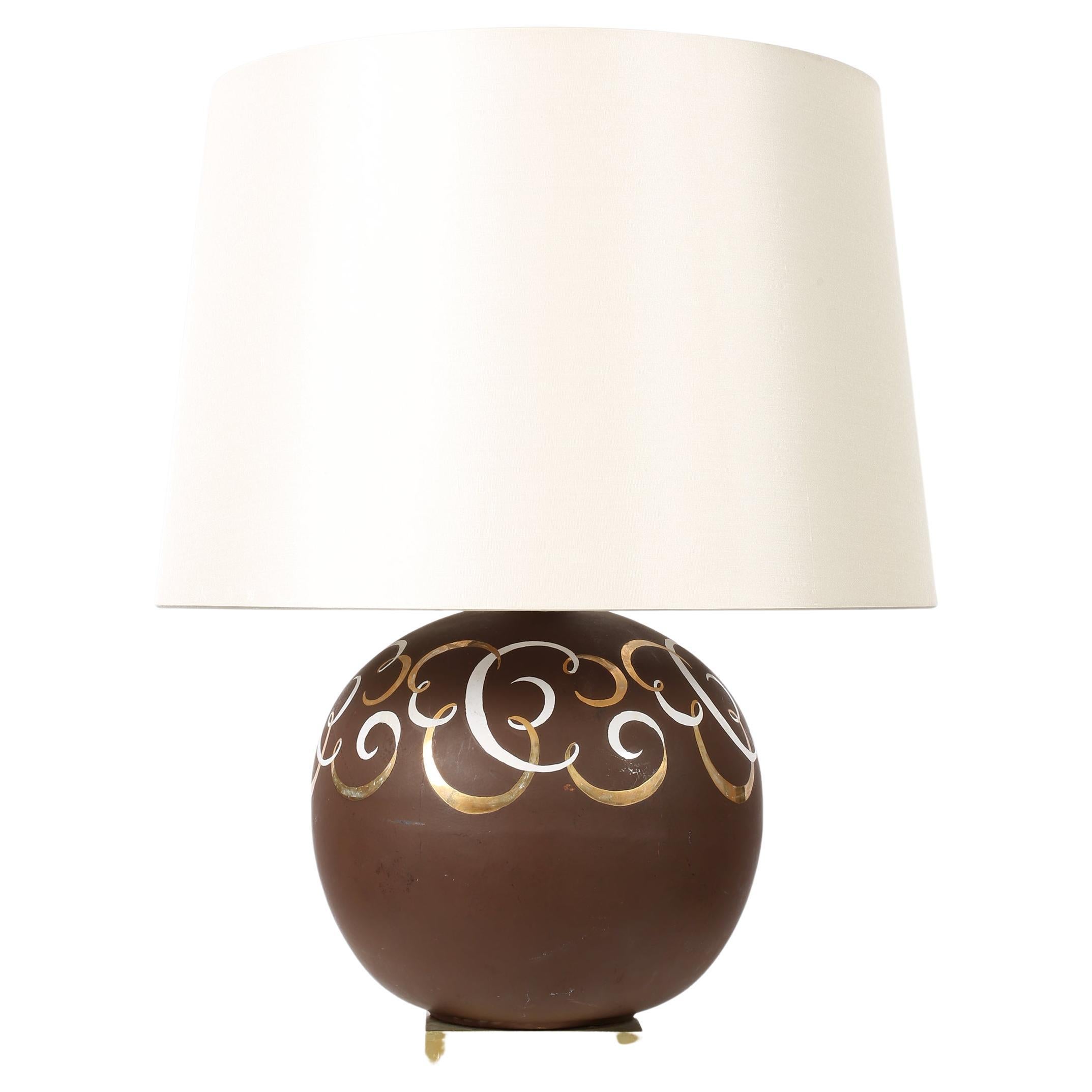 Französische Art Deco 1940er Jahre emaillierte Boule Tischlampe im Angebot