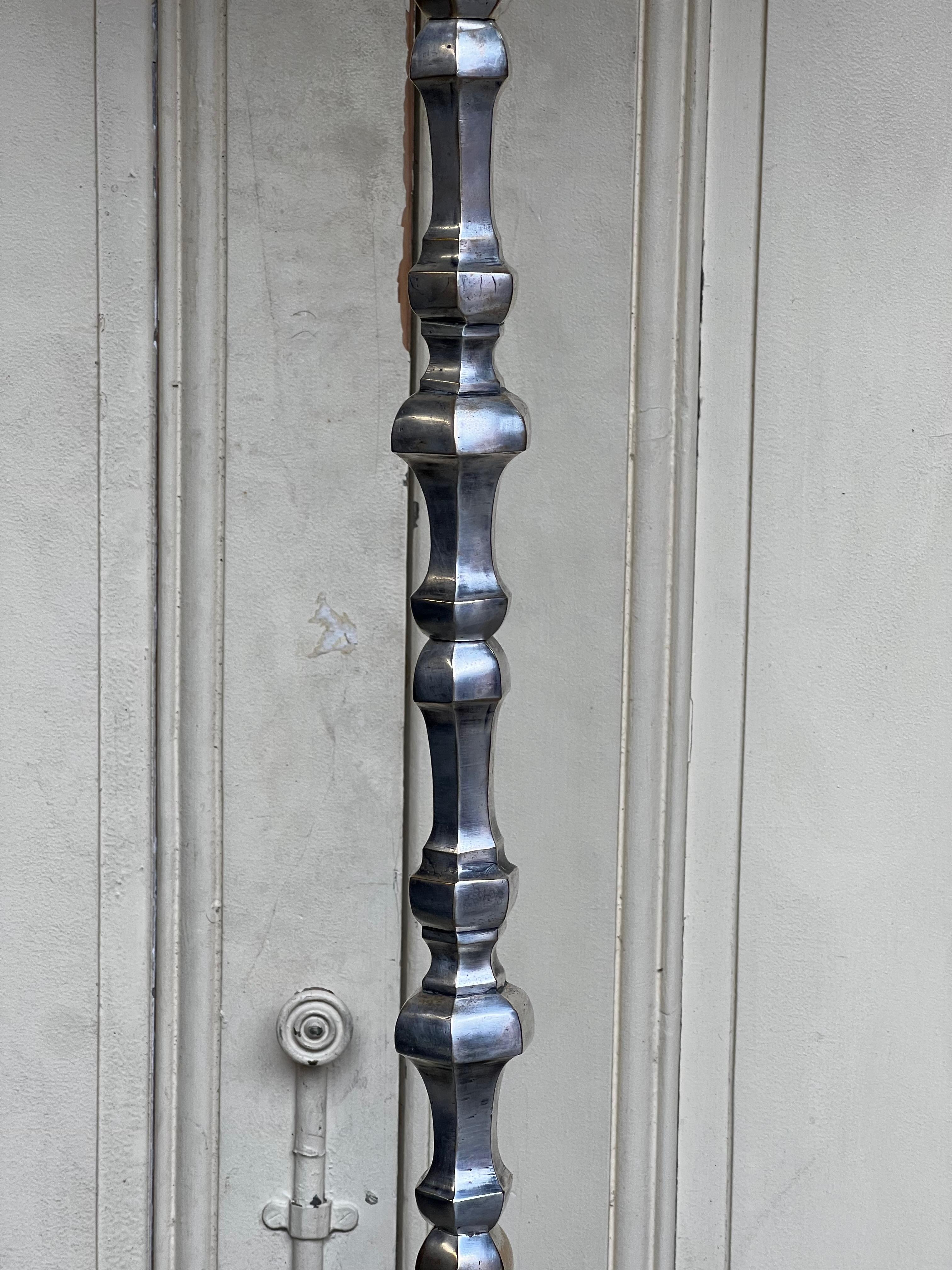 Placcato argento Lampada da terra francese Art Déco anni '40 placcata in argento in vendita