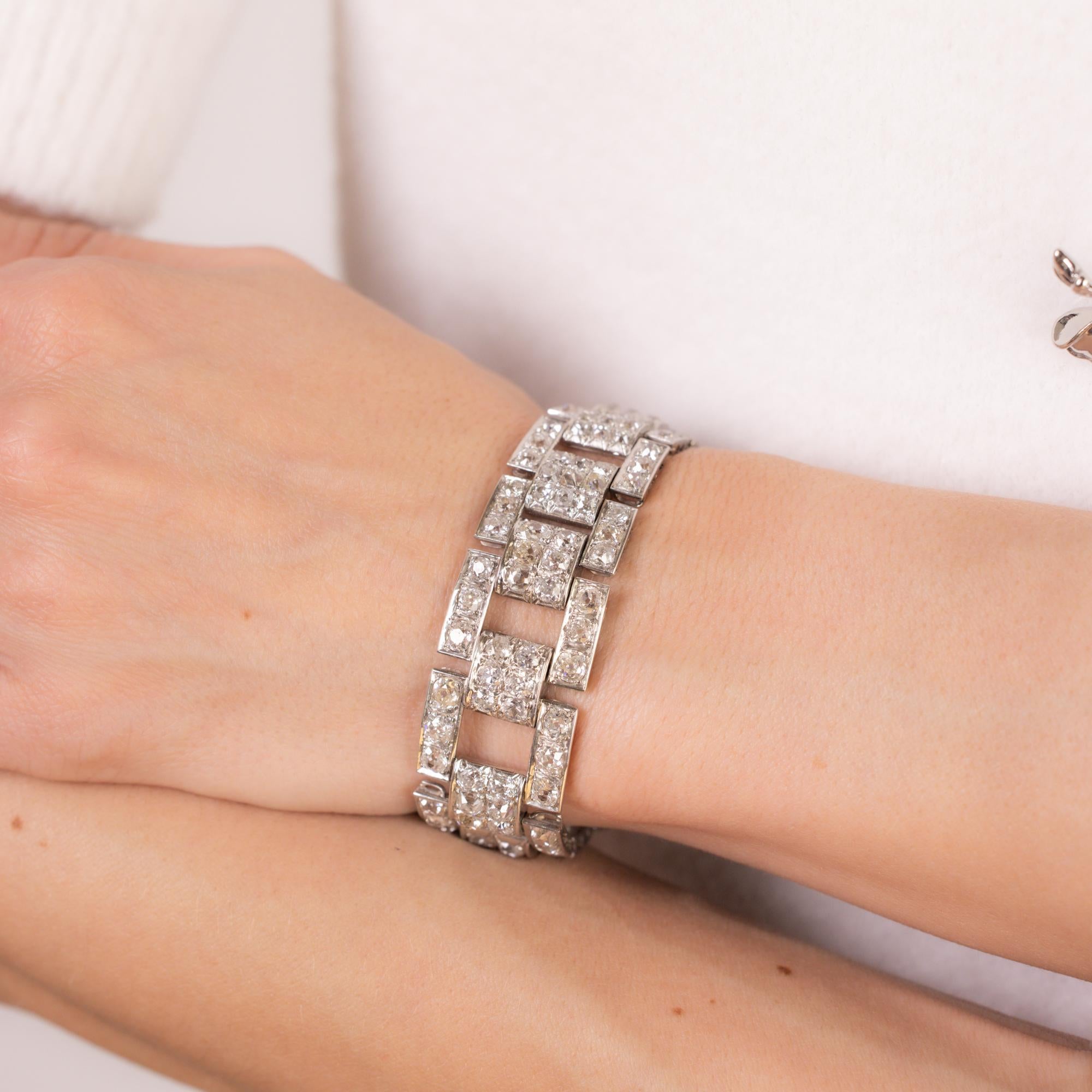 French Art Deco 20 carat old mine cut diamond platinum bracelet In Excellent Condition In Beverly Hills, CA