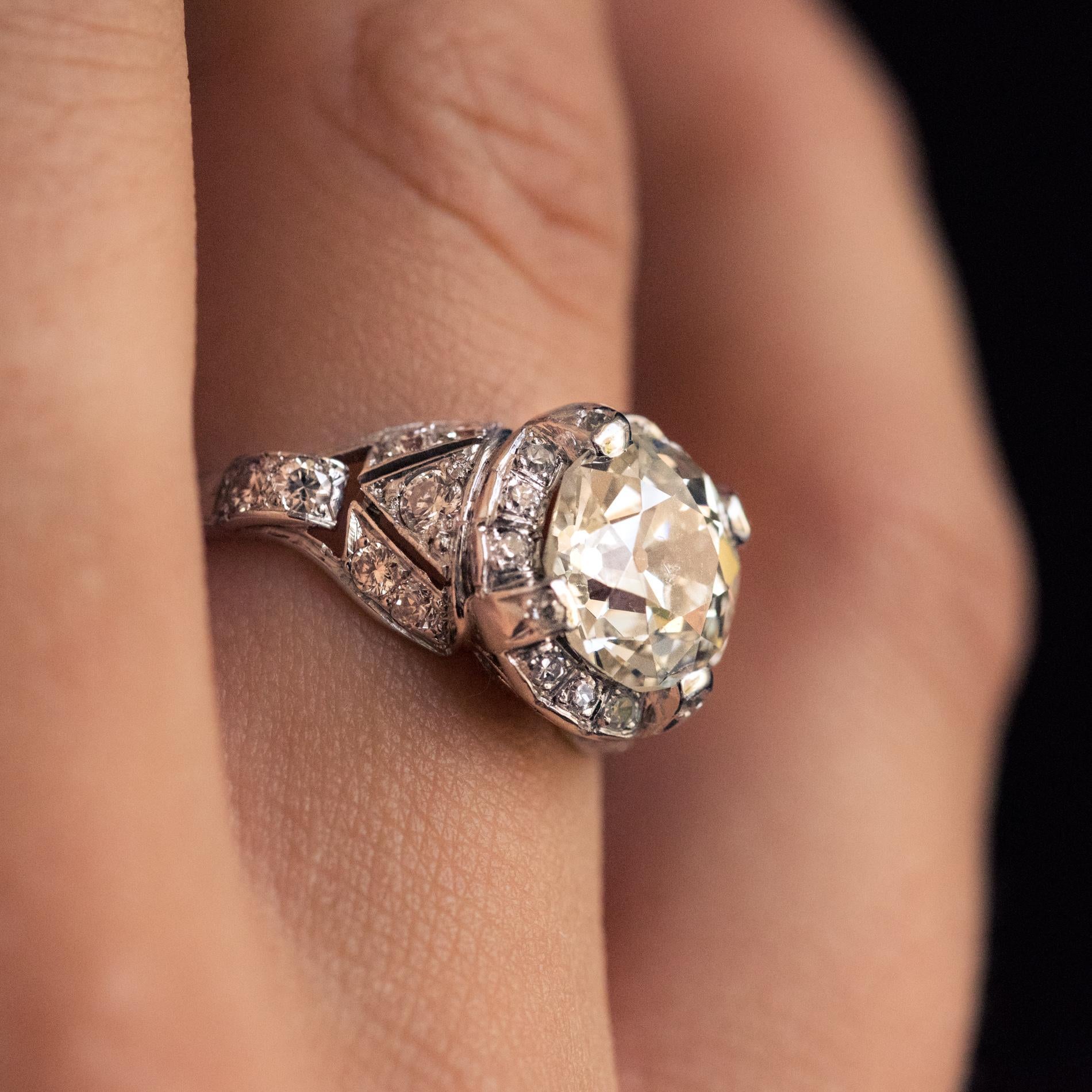 French Art Deco 2.59 Carat Diamonds Platinum Ring 5