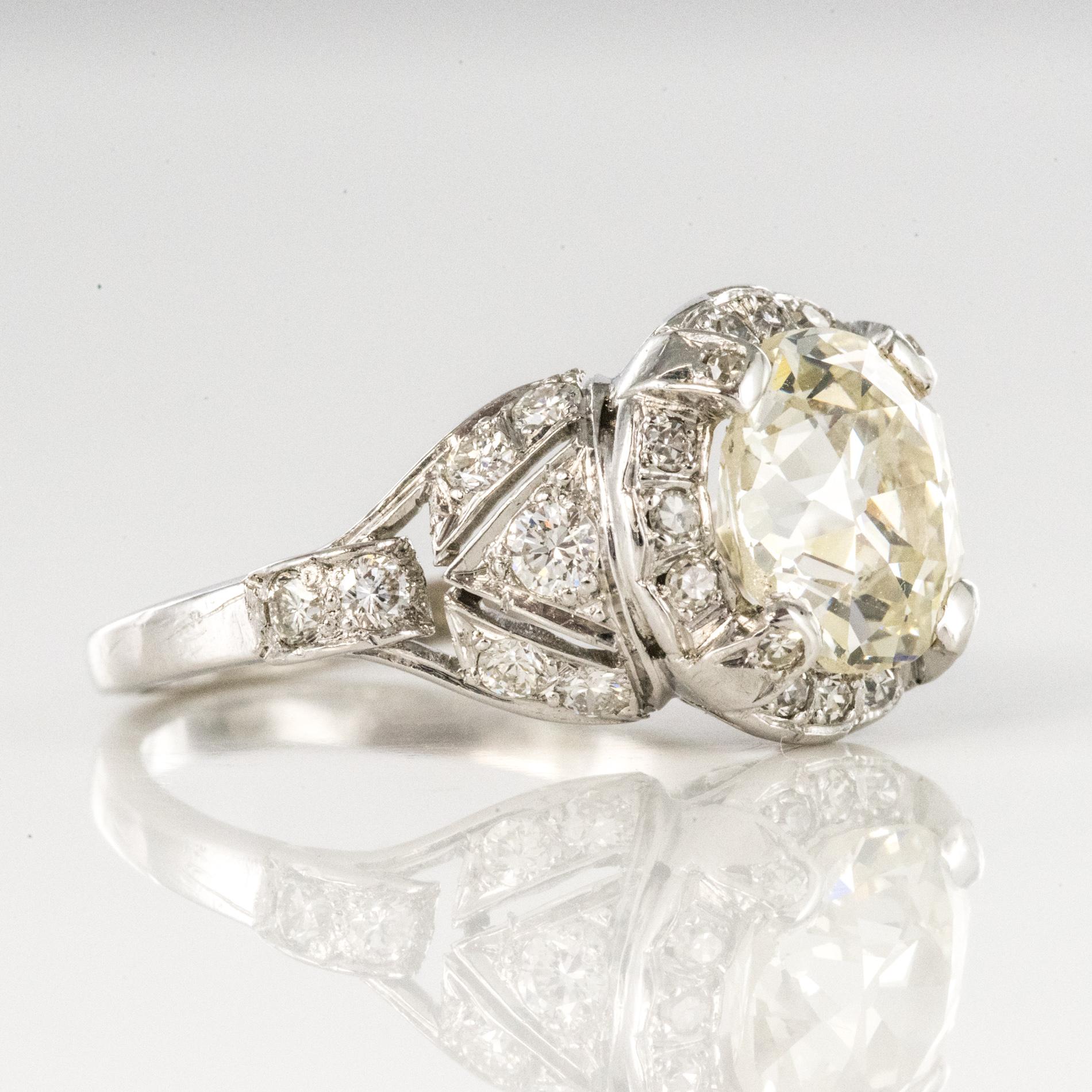 French Art Deco 2.59 Carat Diamonds Platinum Ring 9