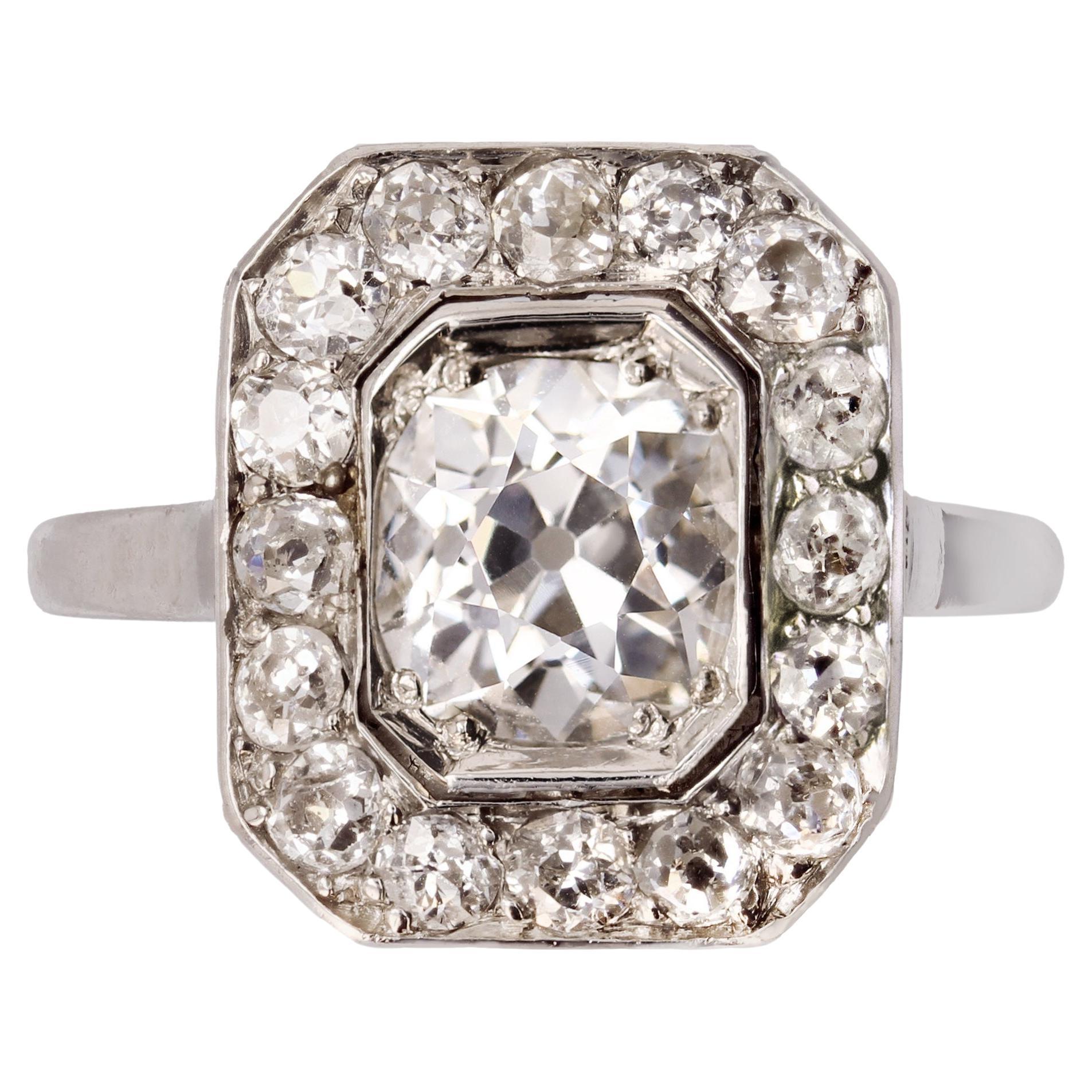 Anillo Art Déco Francés de Platino con Diamantes de 2,60 Quilates