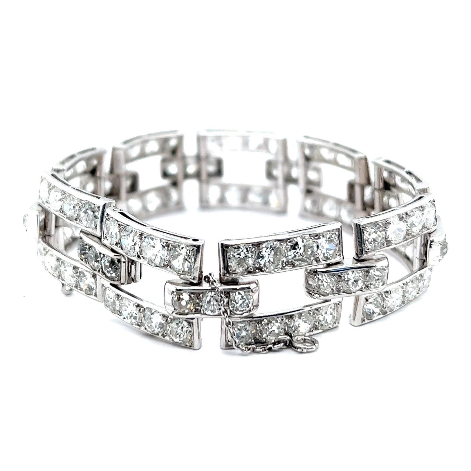Women's or Men's French Art Deco 26.10 Carats Old Mine Cut Diamonds Platinum Bracelet