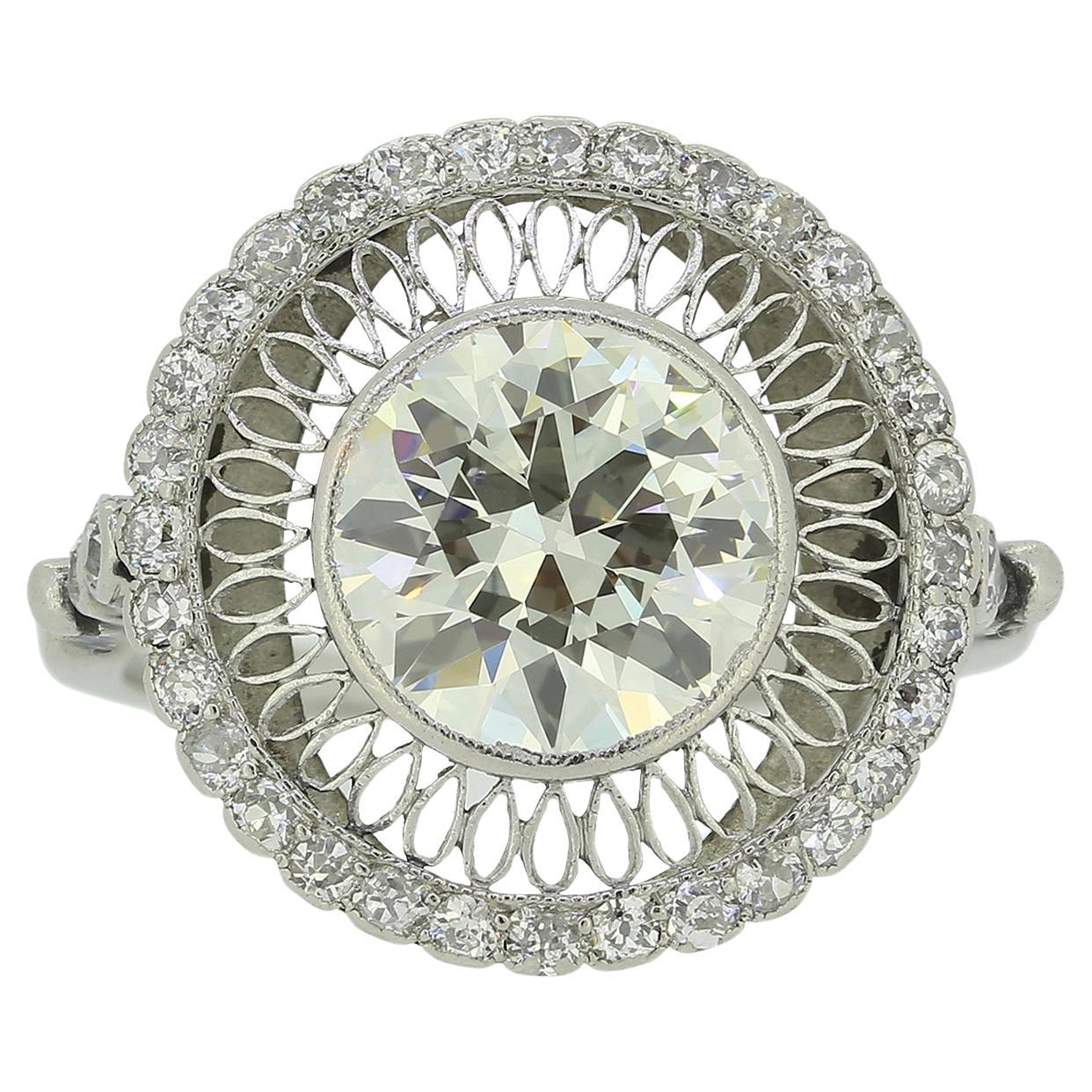 Französischer Art Deco 2,80 Karat Diamant Cluster Ring