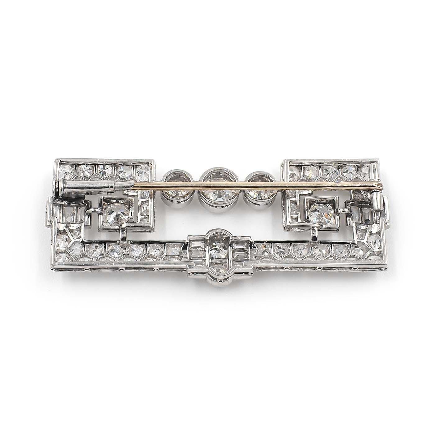 Round Cut French Art Deco 4.50 Ctw. Mixed Cut Diamond & Platinum Geometric Brooch For Sale