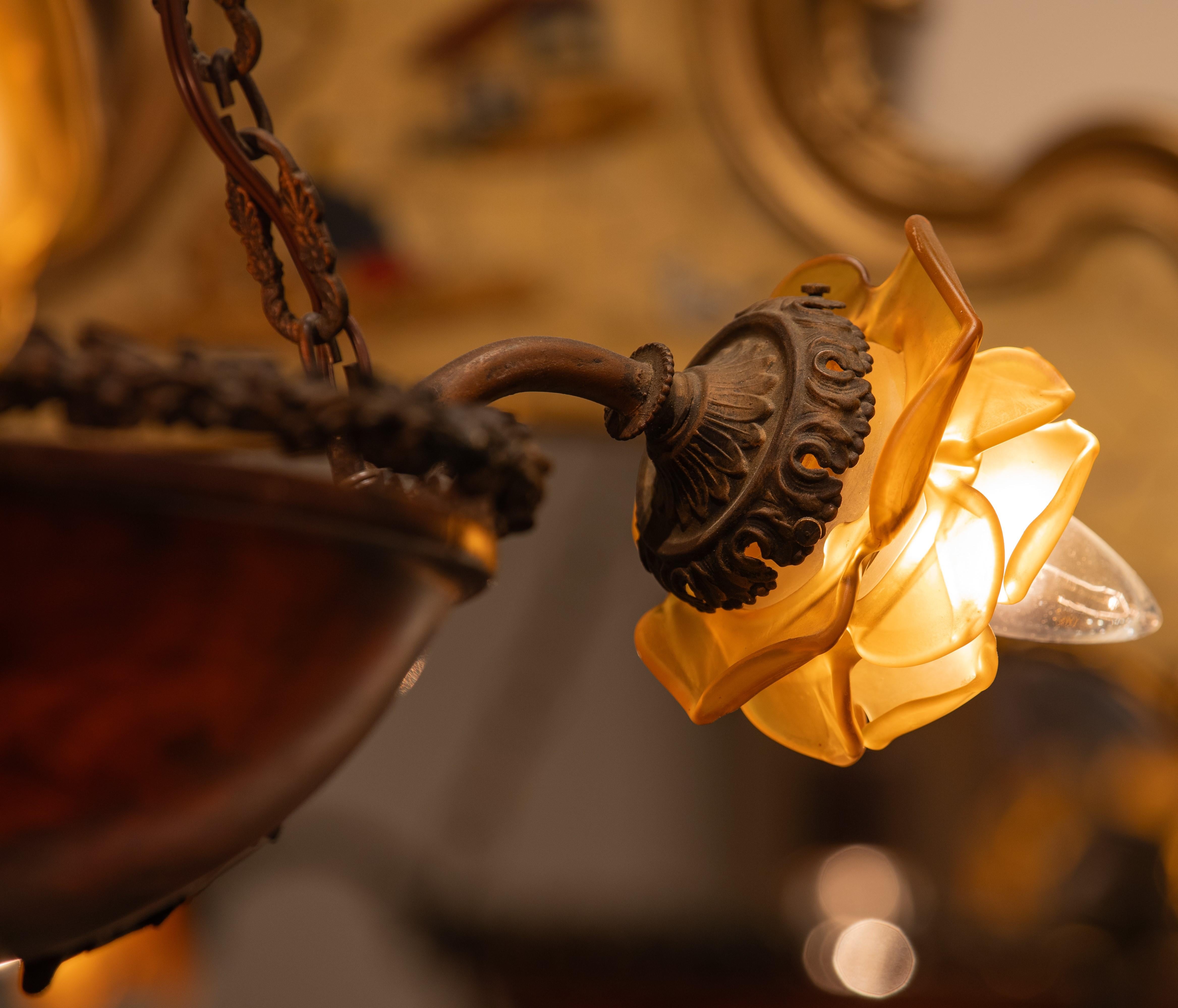 Satinato Lampadario Art Deco francese in alabastro e bronzo dorato in vendita