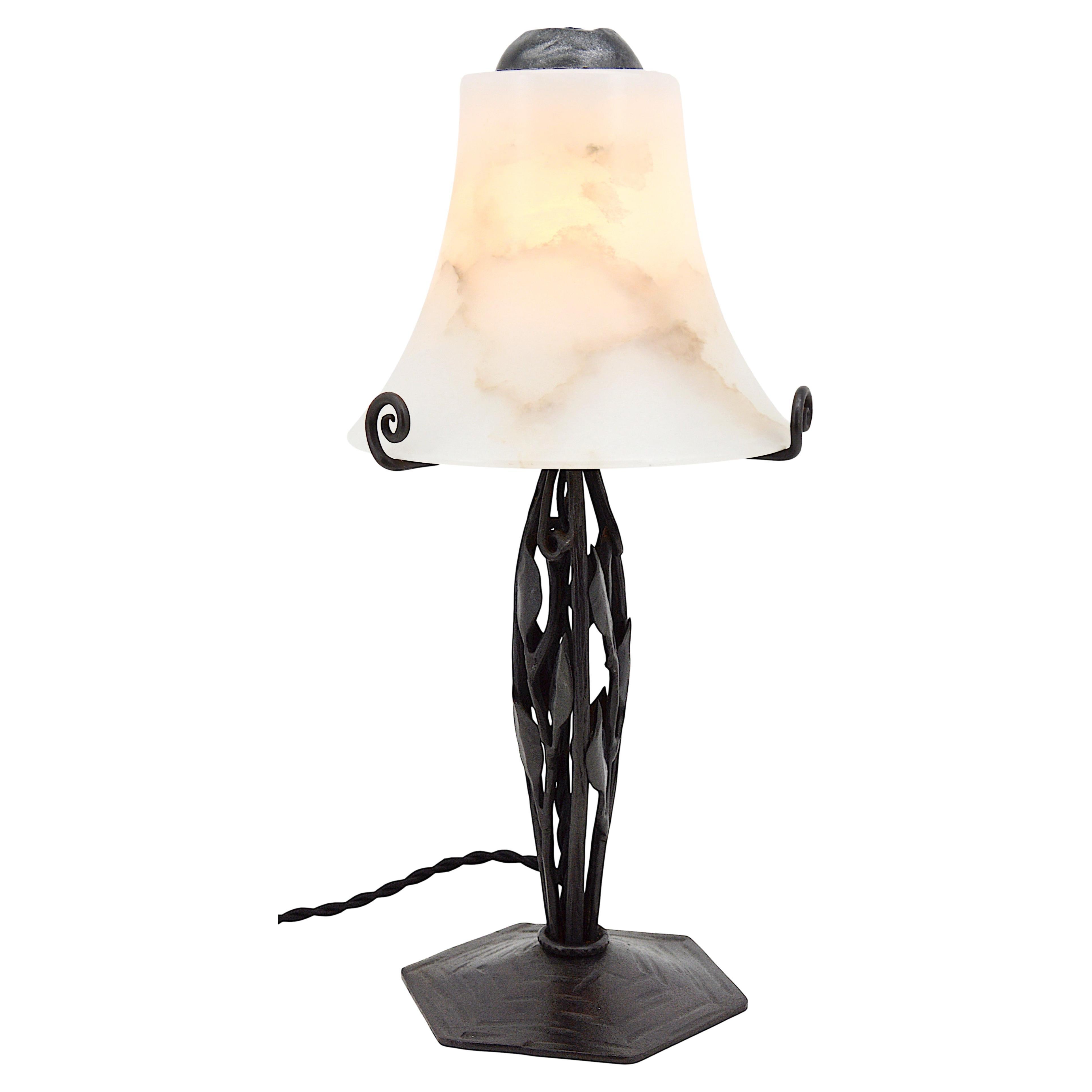 French Art Deco Alabaster and Wrought-Iron Table Lamp, 1925 For Sale