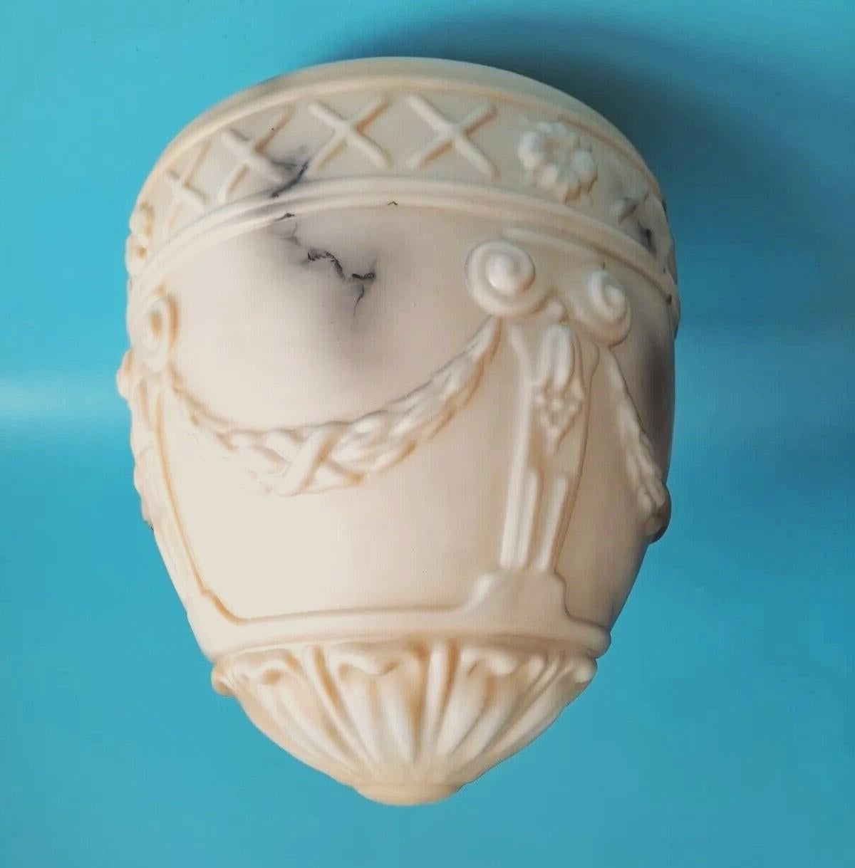 French Art Deco Alabaster Looking High-Releaf Glass Pendant Lantern, 1920-1930 For Sale 14