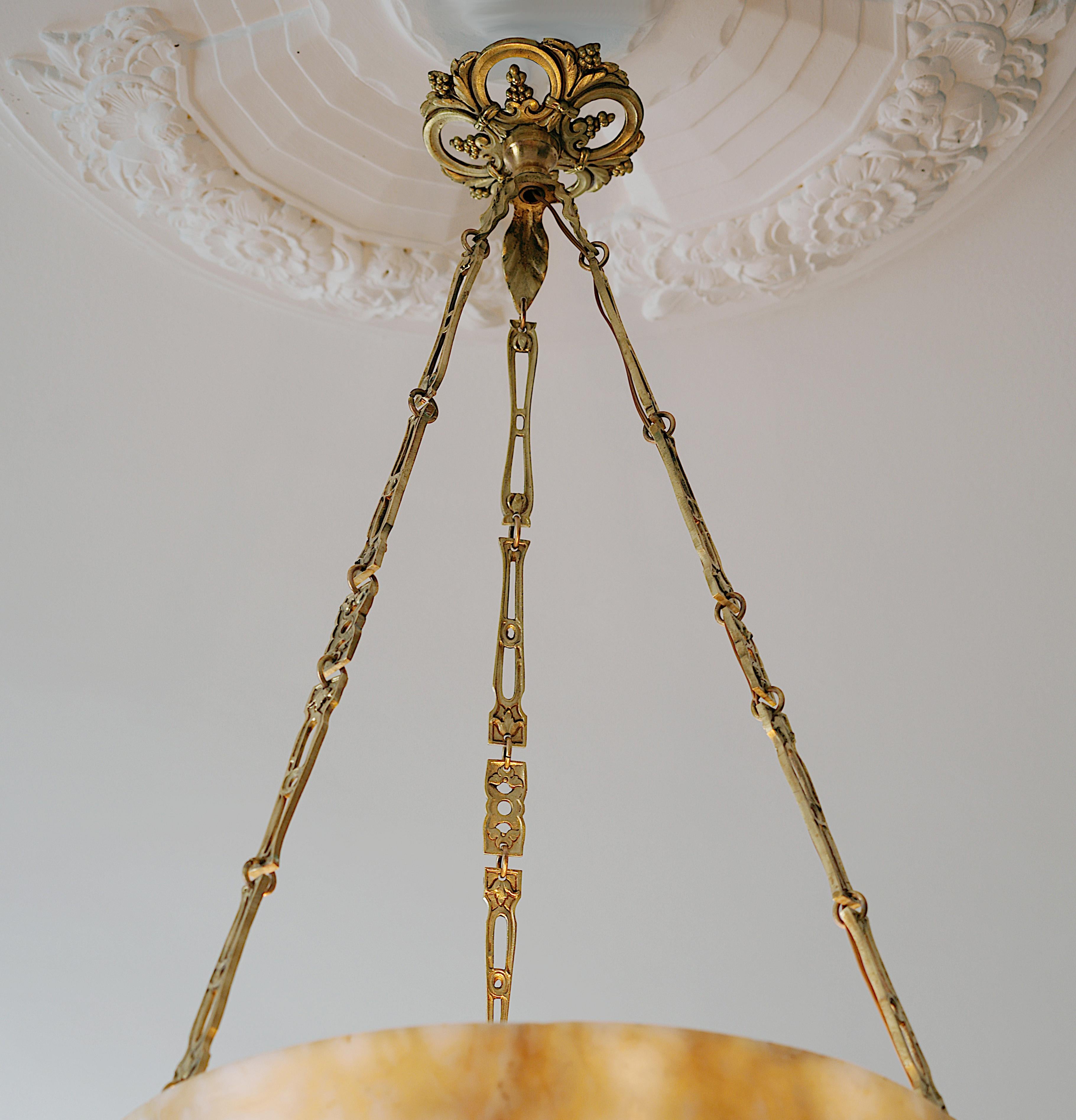 Lampadario a sospensione in alabastro Art Déco francese, 1915-1920 in vendita 4
