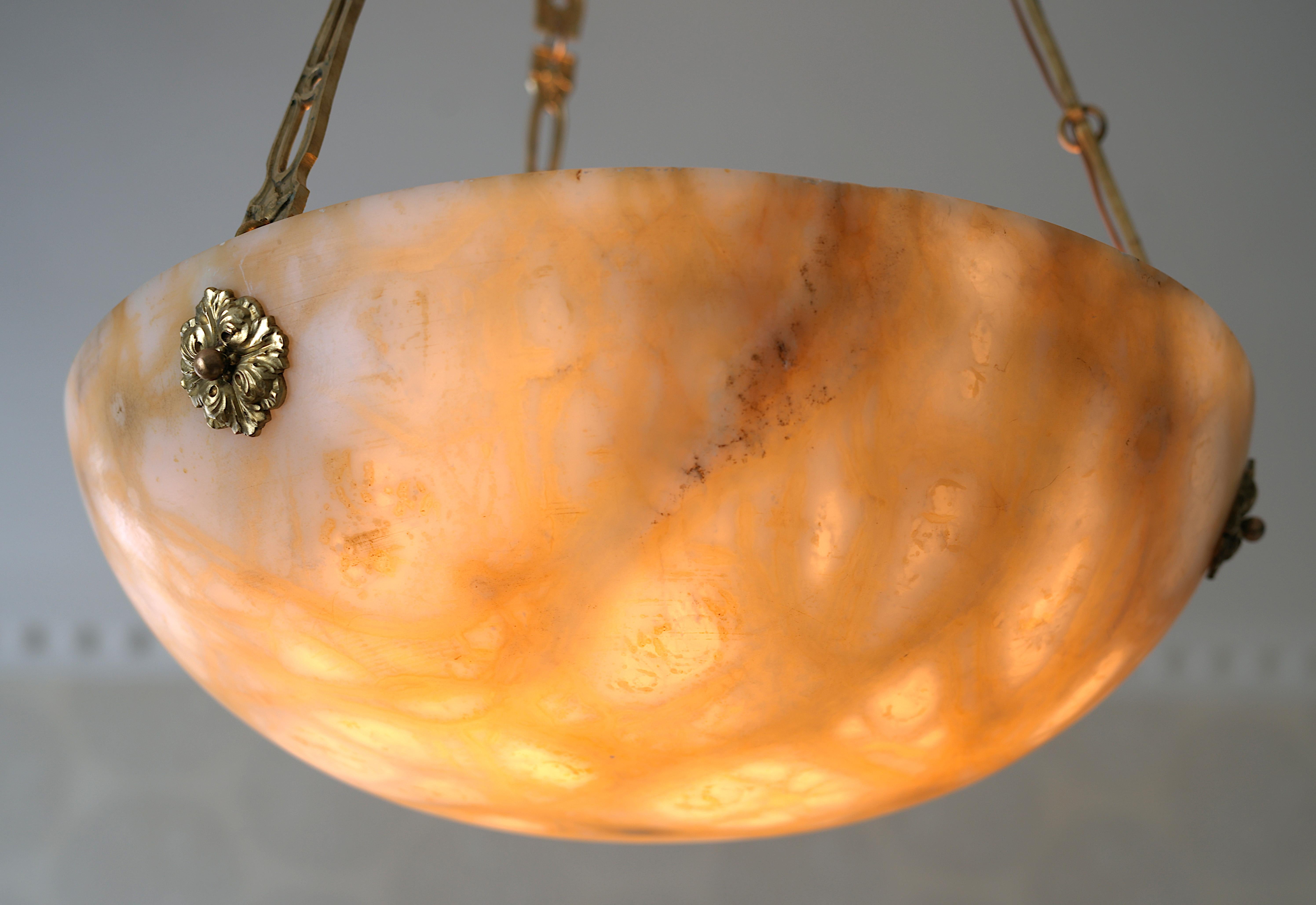 Lampadario a sospensione in alabastro Art Déco francese, 1915-1920 in vendita 1