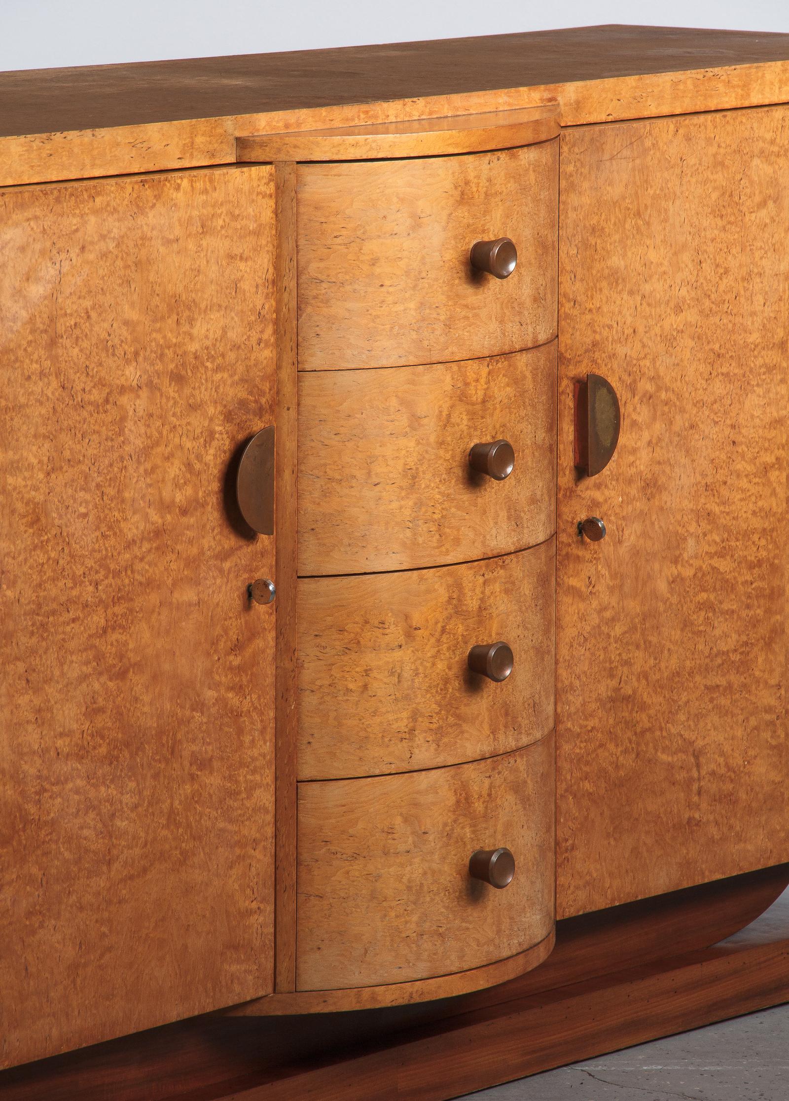 French Art Deco Amboyna and Mahogany Credenza Buffet, 1930s In Good Condition In Austin, TX