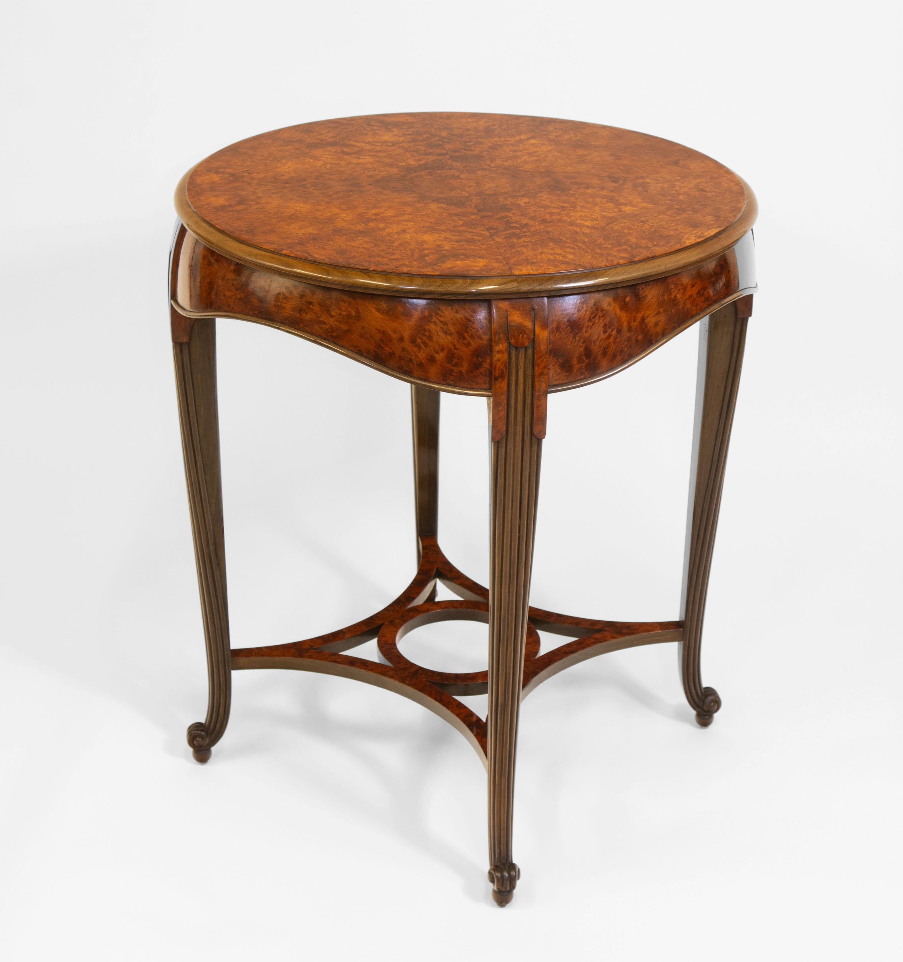 French Art Deco Amboyna Occasional Side Table Circa 1930. For Sale 4
