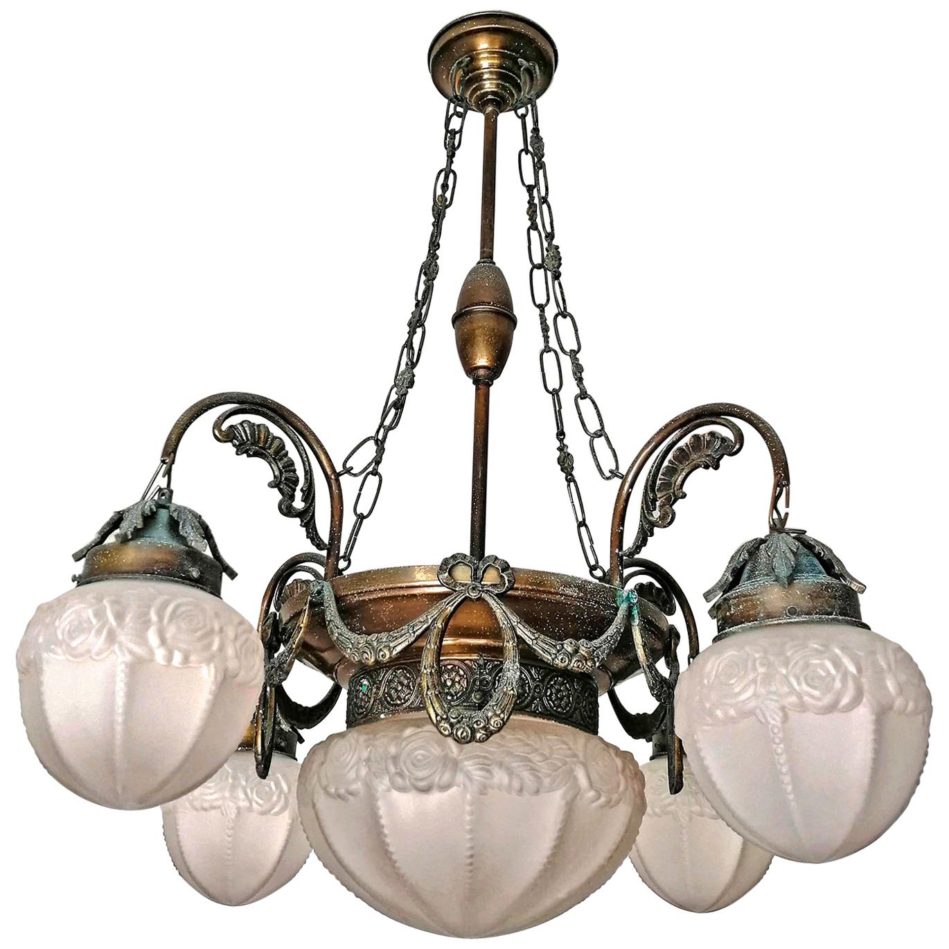 French Art Deco and Art Nouveau Brass and Frosted Glass 5-Light Chandelier For Sale