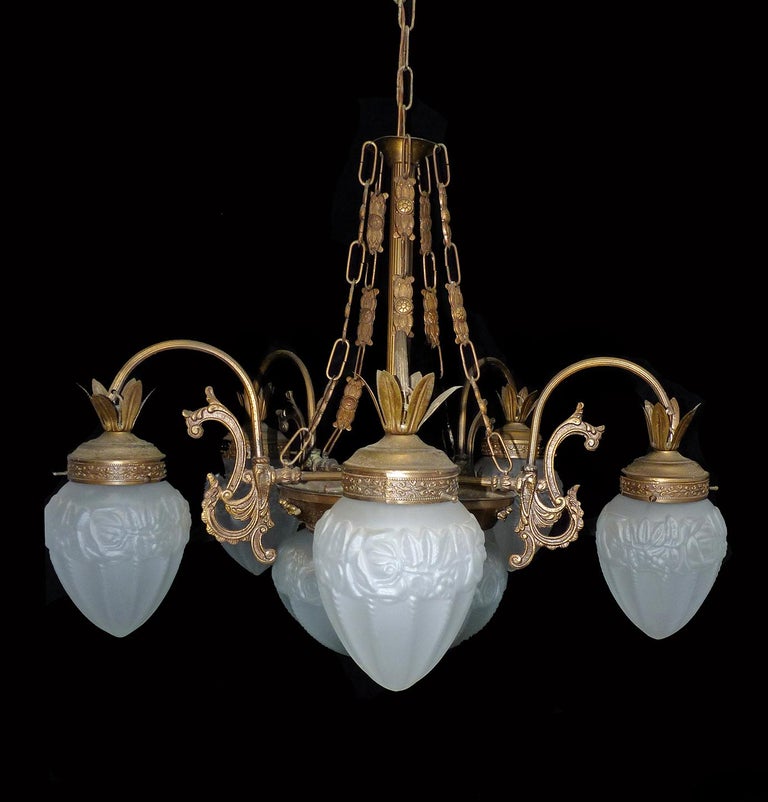 20th Century French Art Deco and Art Nouveau Brass and Frosted Glass Degué Style Chandelier For Sale