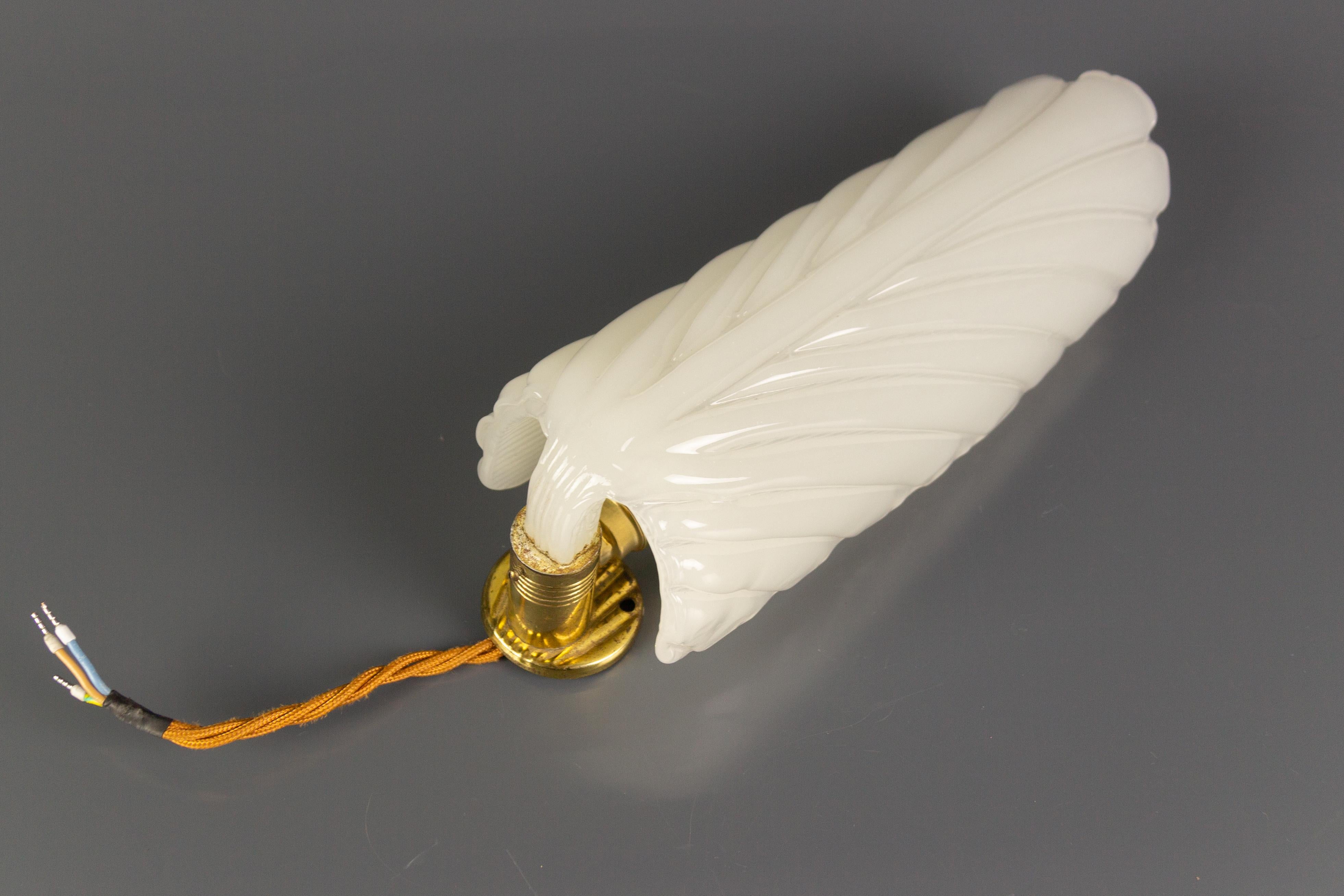 French Art Deco André Arbus Style Feather Shaped Opaline White Glass Wall Light 10
