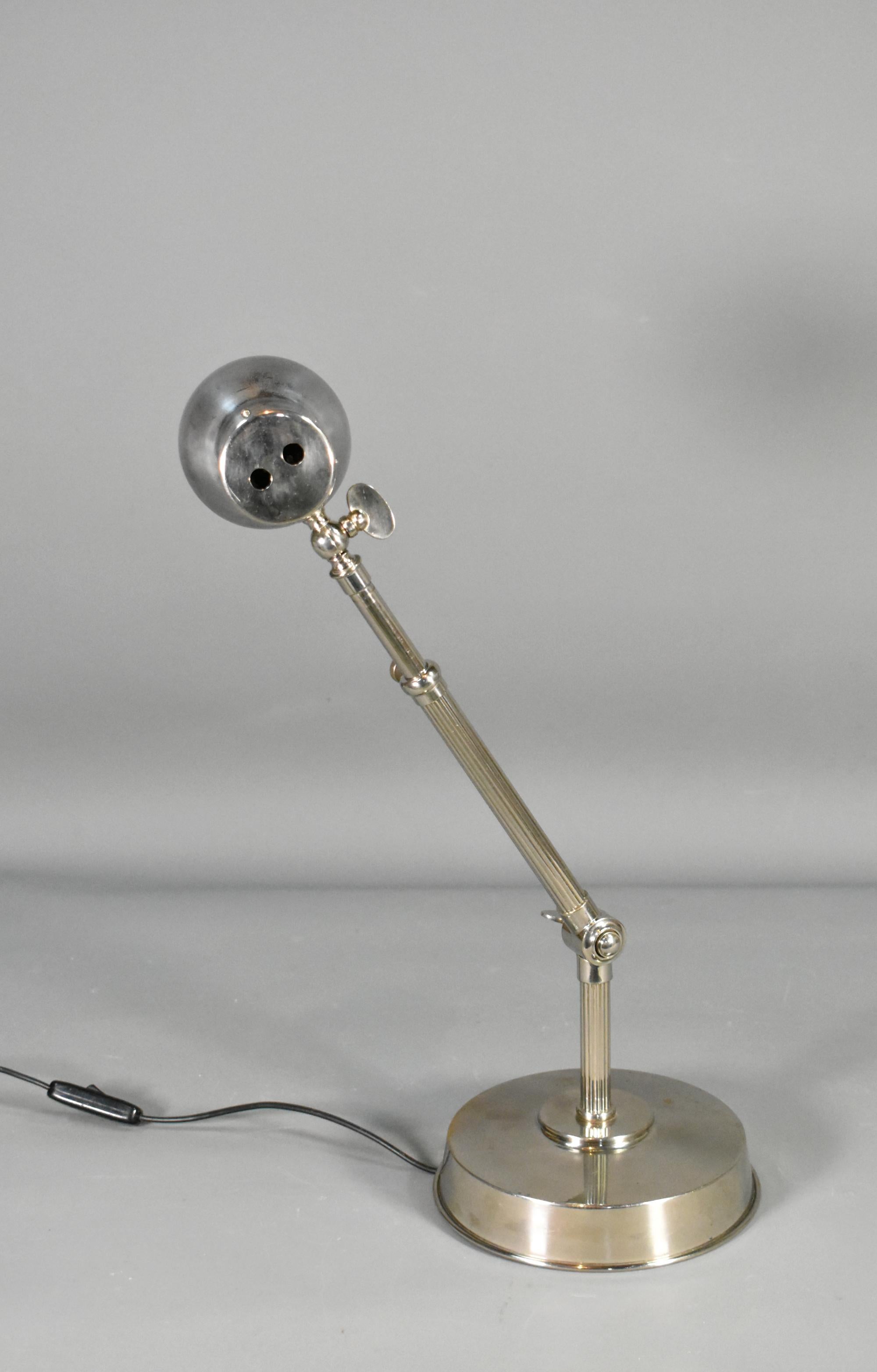 French Art Deco Anglepoise Desk Lamp in Chrome In Good Condition For Sale In SAINTE-COLOMBE, FR