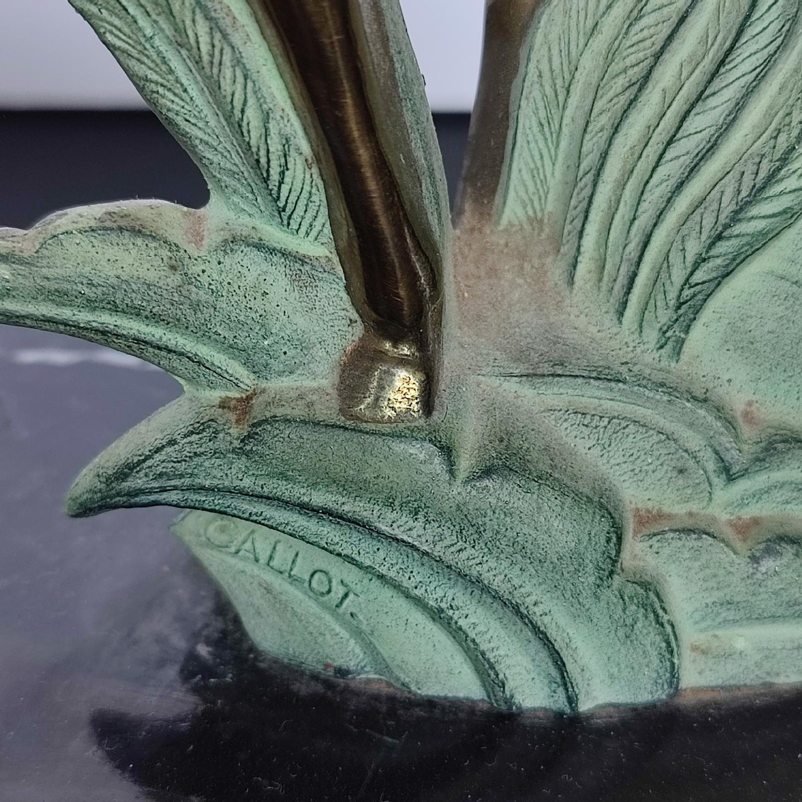 Glass French Art Deco Antelope Table Lamp or Night-Light Sculpture, 1930s
