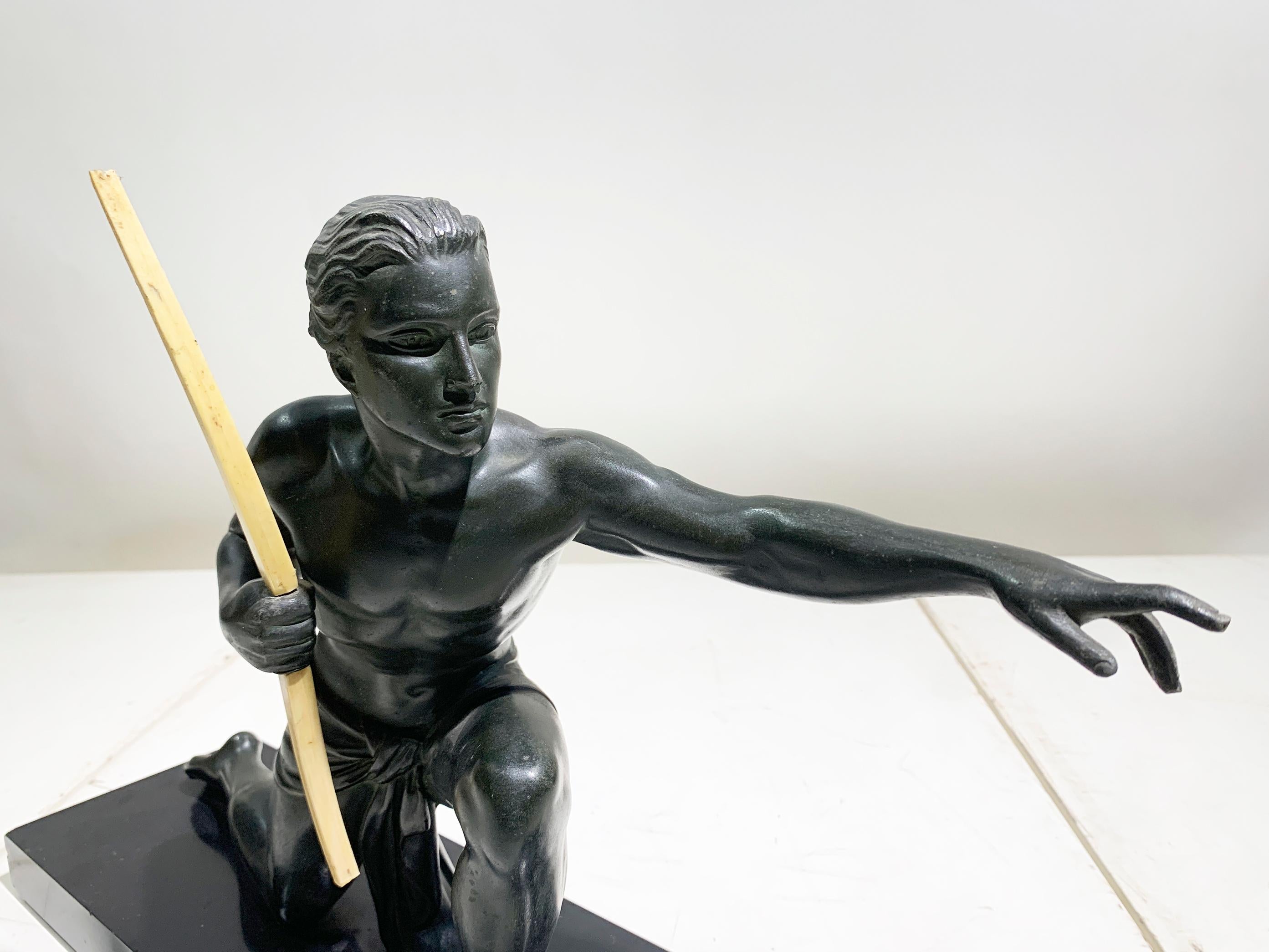 French Art Deco 'Archer' Sculpture on Black Base, attributed to J. de Roncourt in vendita 1