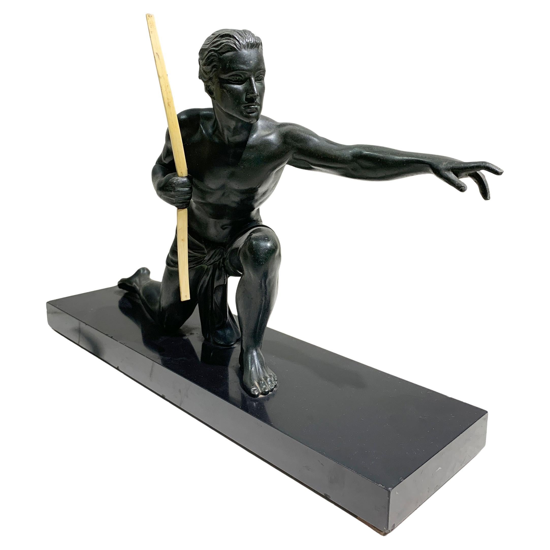 French Art Deco 
Archer
 Sculpture on Black Base, attributed to J. de Roncourt in vendita
