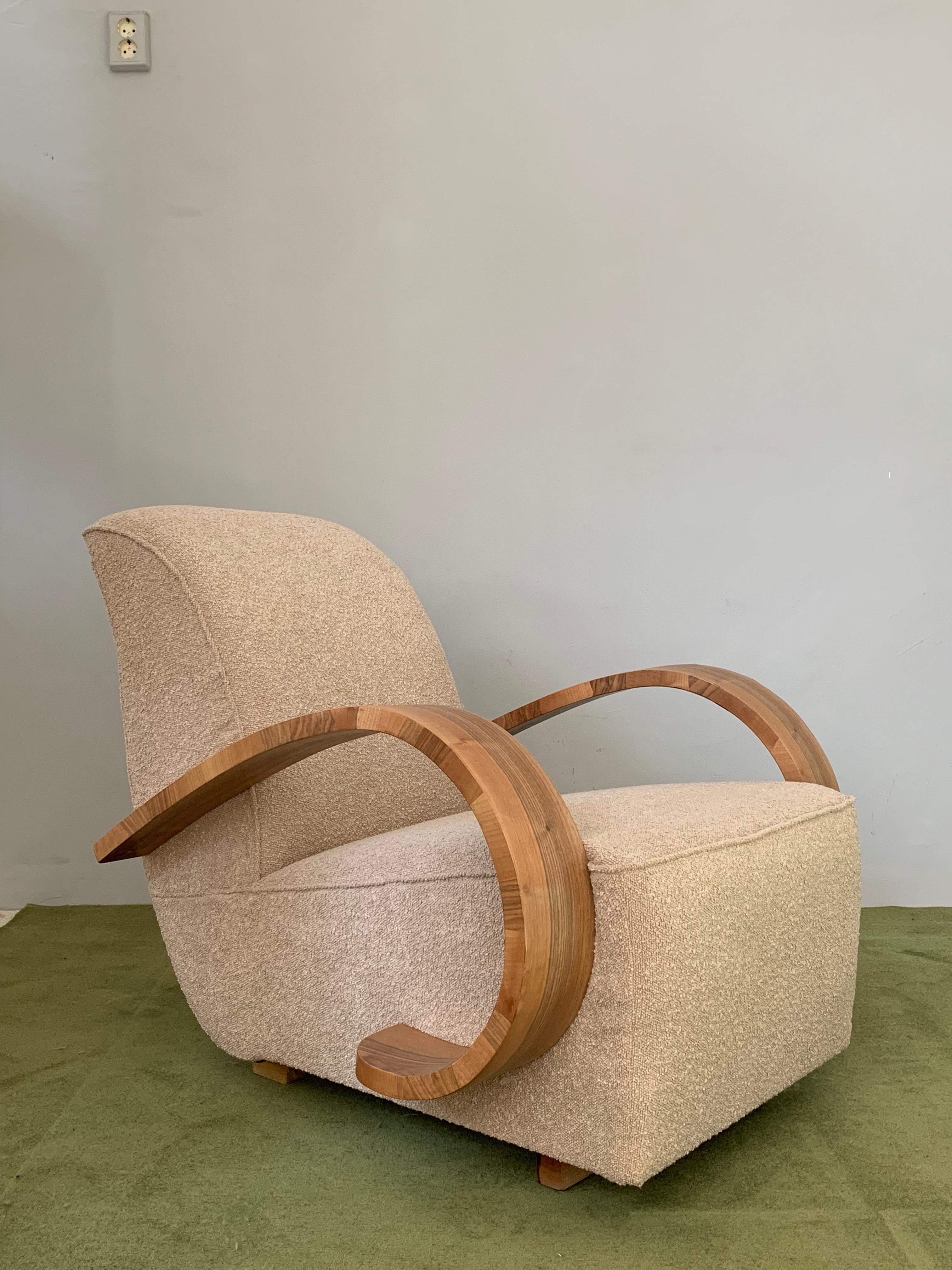 French Art-deco Armchair with Wooden Arm and Curly Taupe Fabric from 1930 For Sale 5