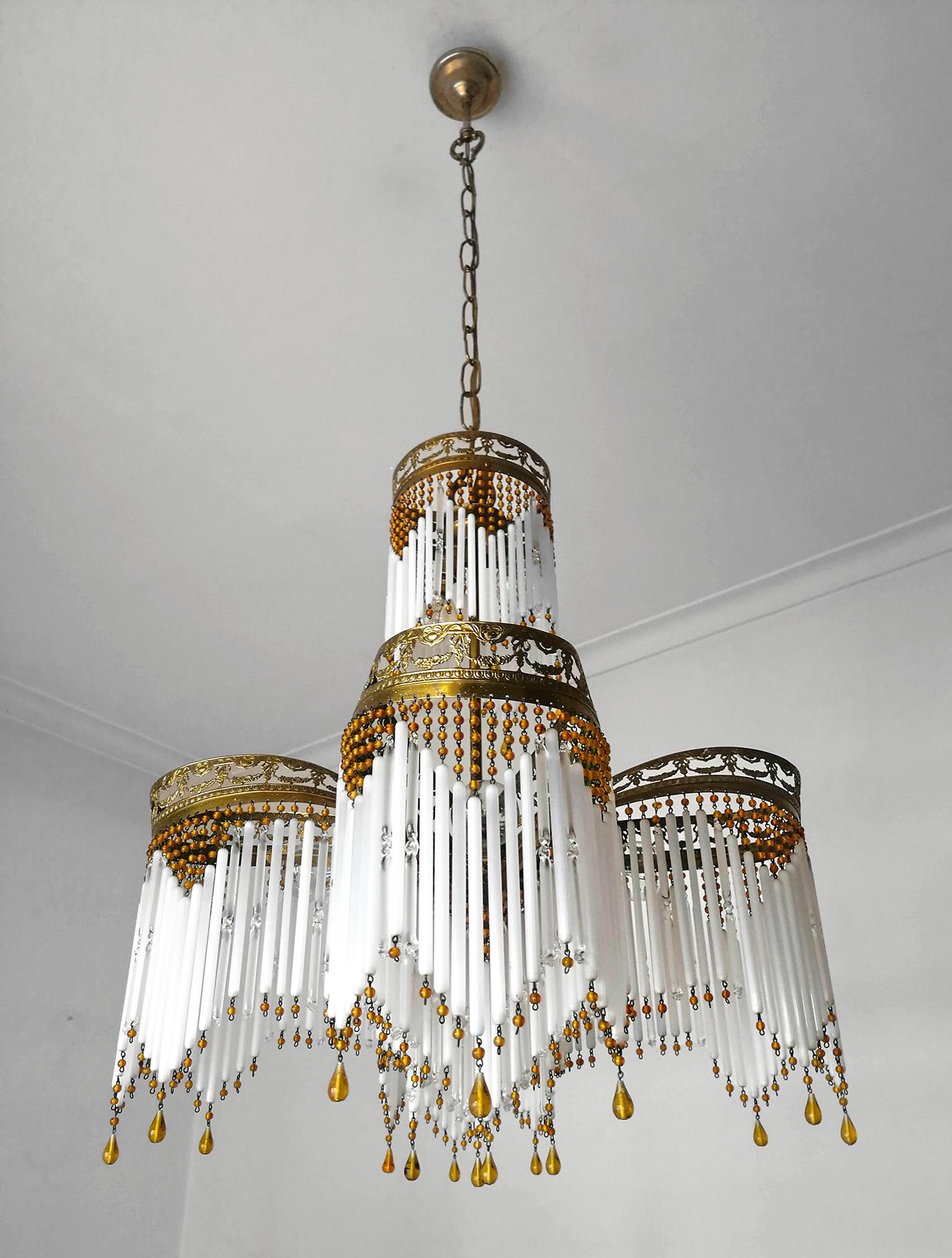 French Art Deco Art Nouveau Amber Beaded Crystal Fringe & Gilt Ornate Chandelier In Good Condition For Sale In Coimbra, PT