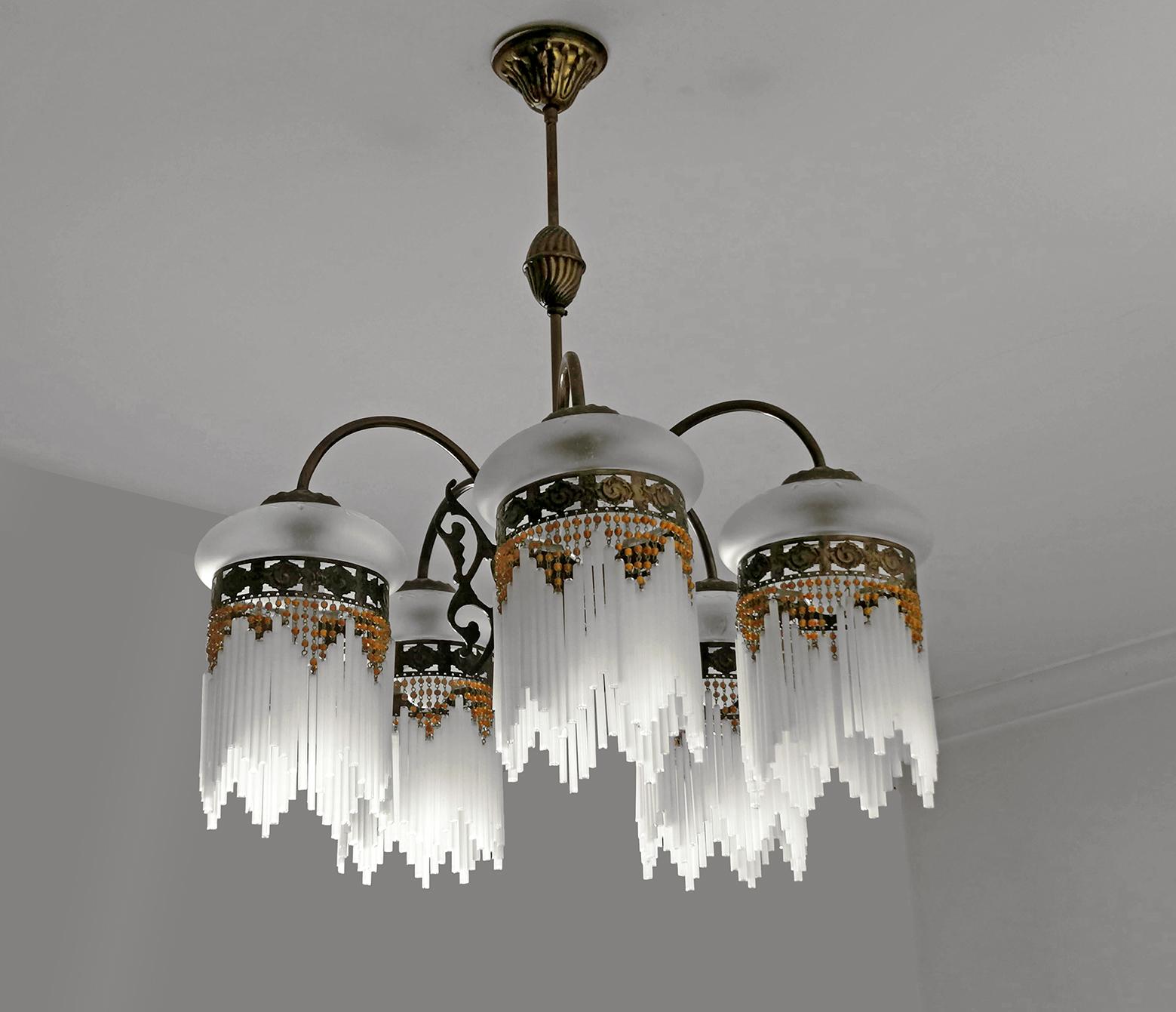 French Art Deco & Art Nouveau Amber Beaded Fringe & Cut Glass Globes Chandelier In Good Condition For Sale In Coimbra, PT