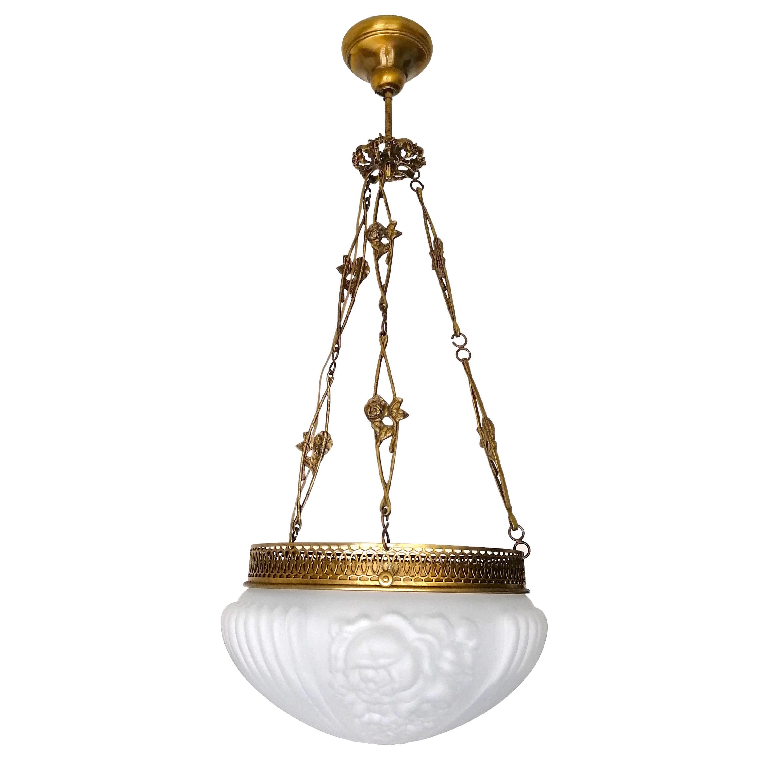 French Art Deco & Art Nouveau Chandelier in Frosted Glass & Gilt Bronze Ornament In Good Condition For Sale In Coimbra, PT