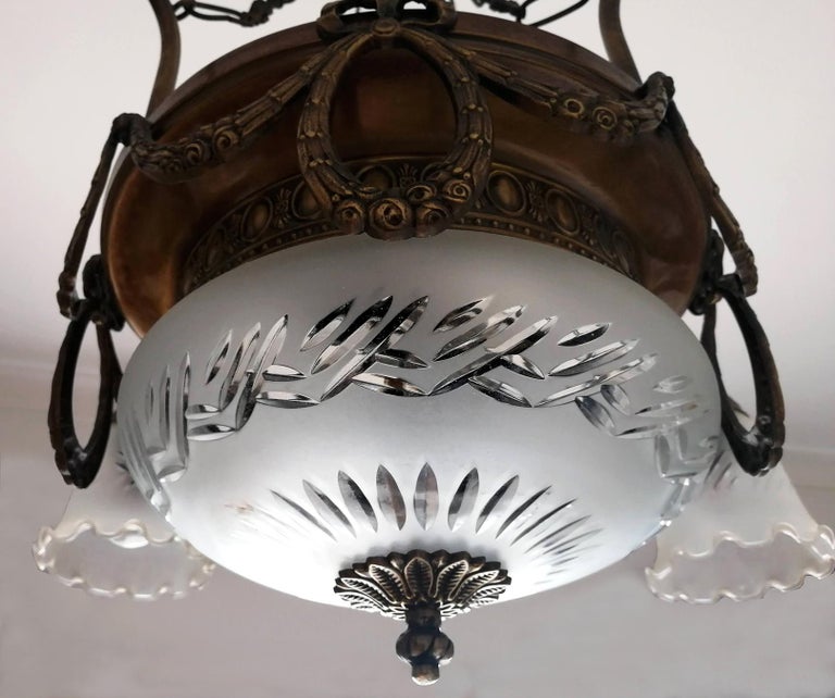 French Art Deco & Art Nouveau Cut Etched Glass and Gilt Brass 6-Light Chandelier For Sale 2