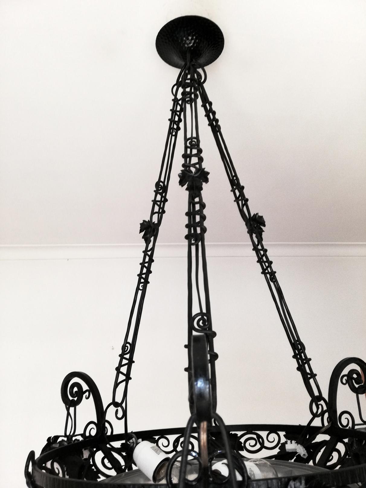 French Art Deco & Art Nouveau Wrought Forged Iron Chandelier Signed Degue, 1920 For Sale 9