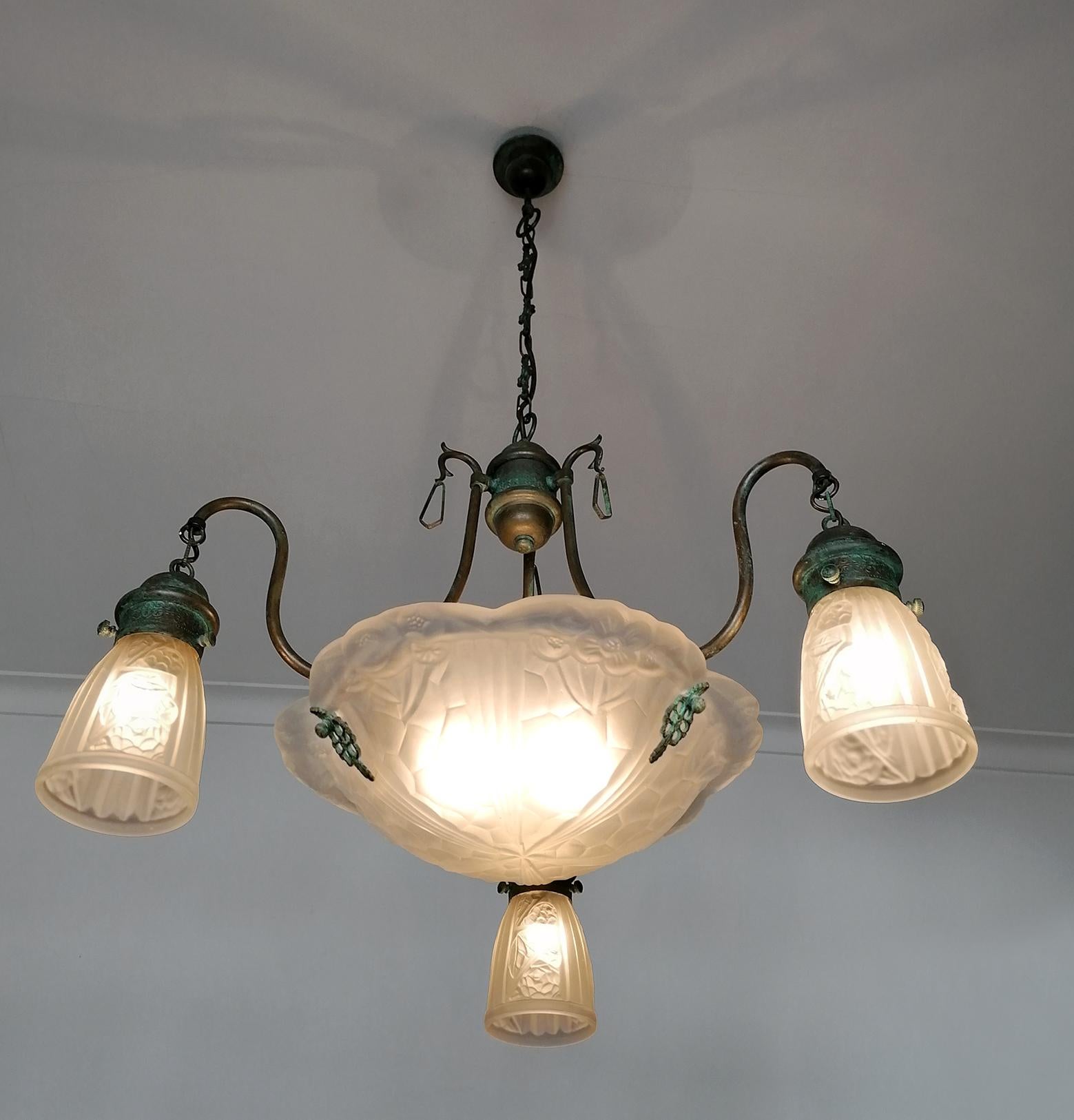 French Art Deco Art Nouveau Frosted Glass and Brass Chandelier For Sale 5