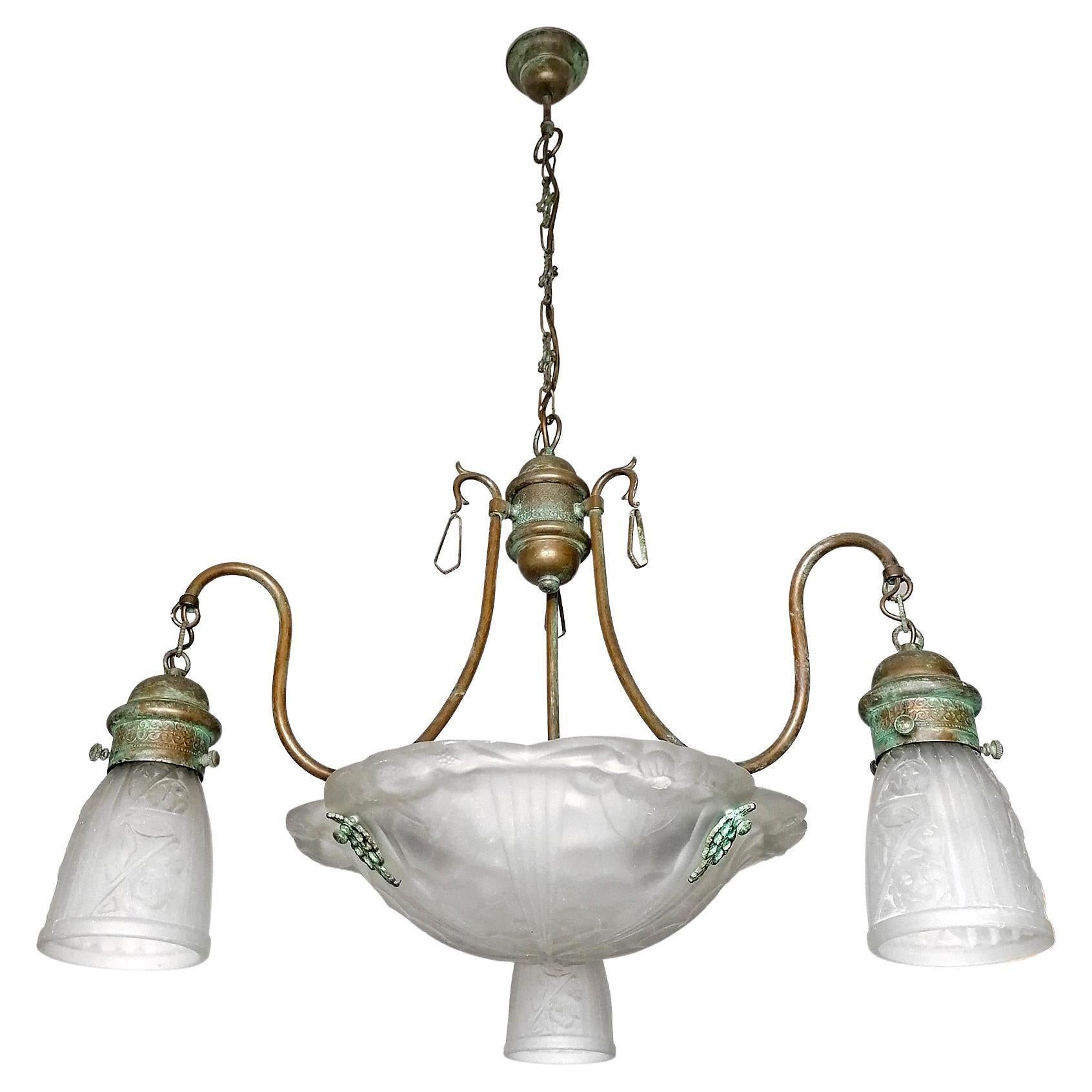 French Art Deco Art Nouveau Frosted Glass and Brass Chandelier In Good Condition For Sale In Coimbra, PT