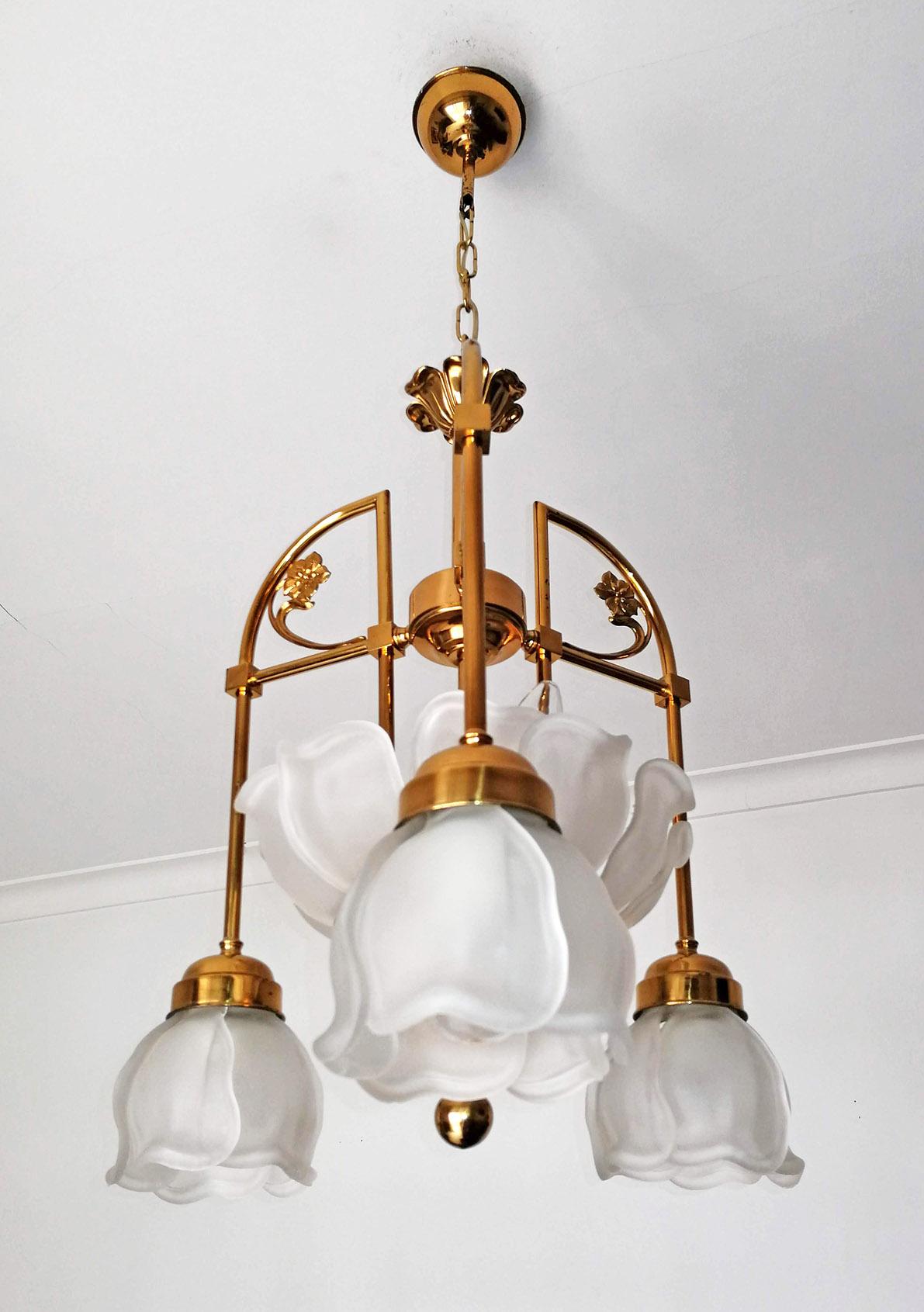 French Art Deco Art Nouveau Style Art Glass Gilt Brass Chandelier w Glass Petals In Good Condition In Coimbra, PT