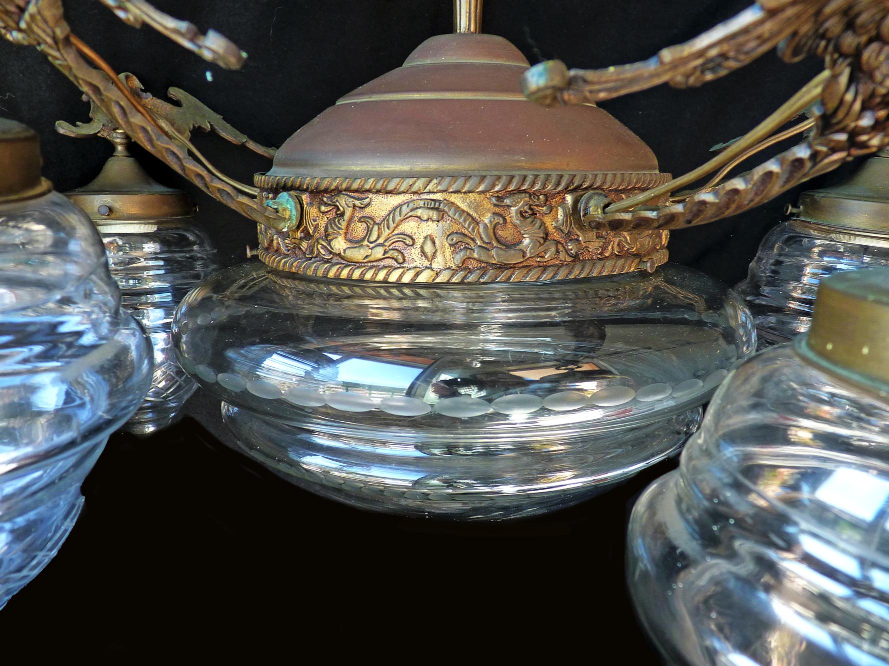 French Art Deco Art Nouveau Wheel Cut Clear Crystal Glass Globe Chandelier (Mitte des 20. Jahrhunderts)