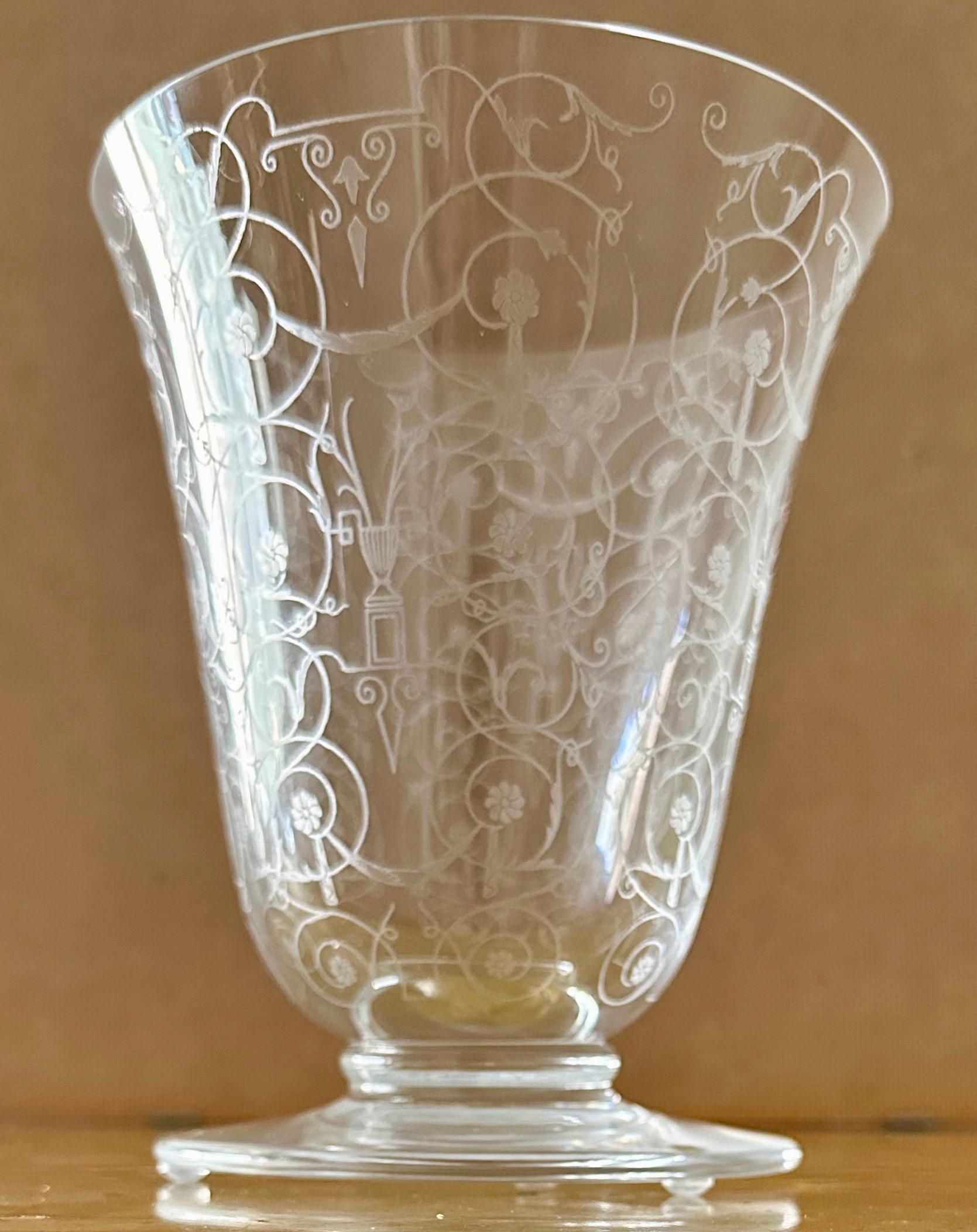 Buriné Vase en verre gravé 
