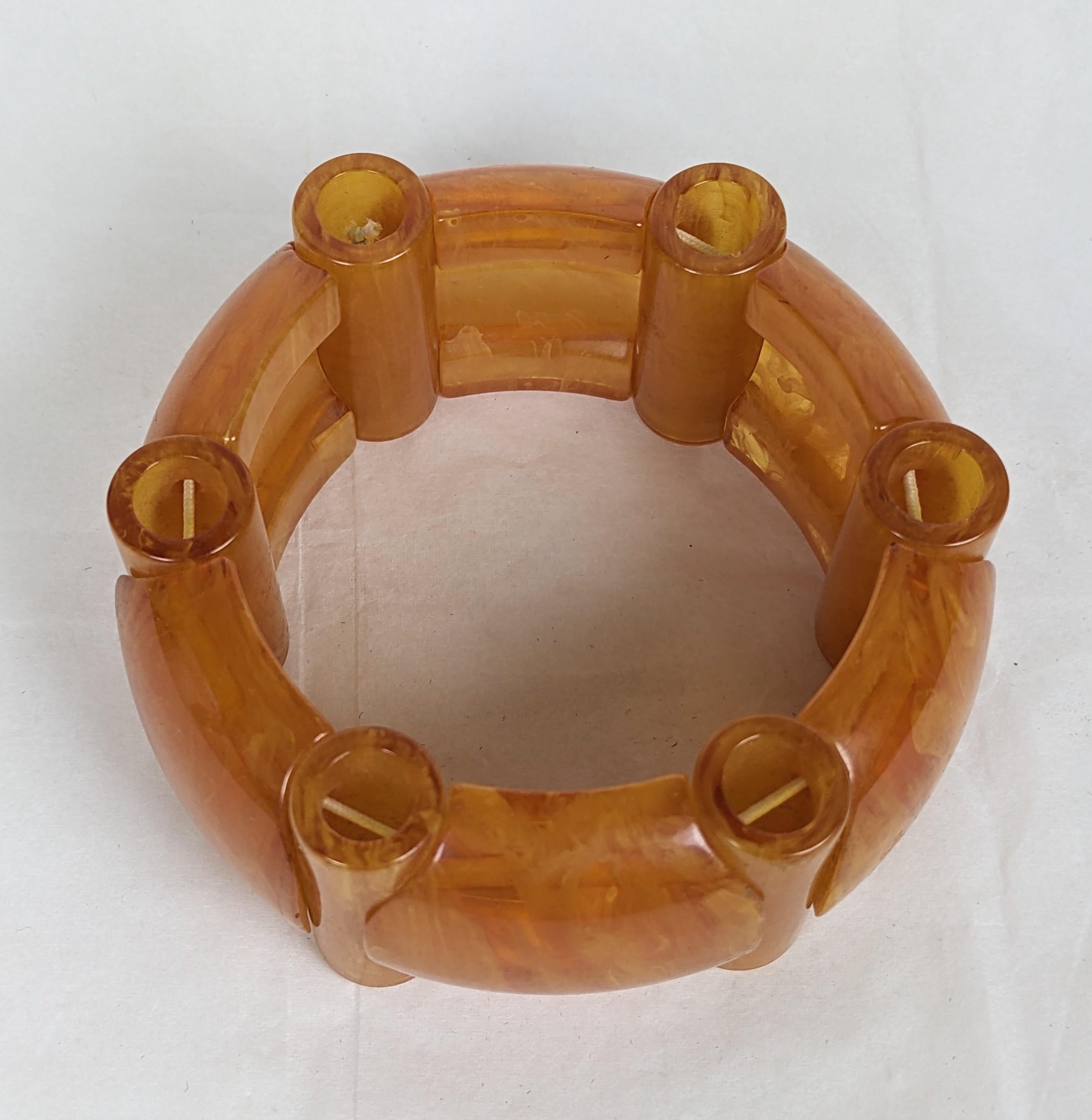 Bracelet jonc Art déco français en bakélite Bon état - En vente à New York, NY