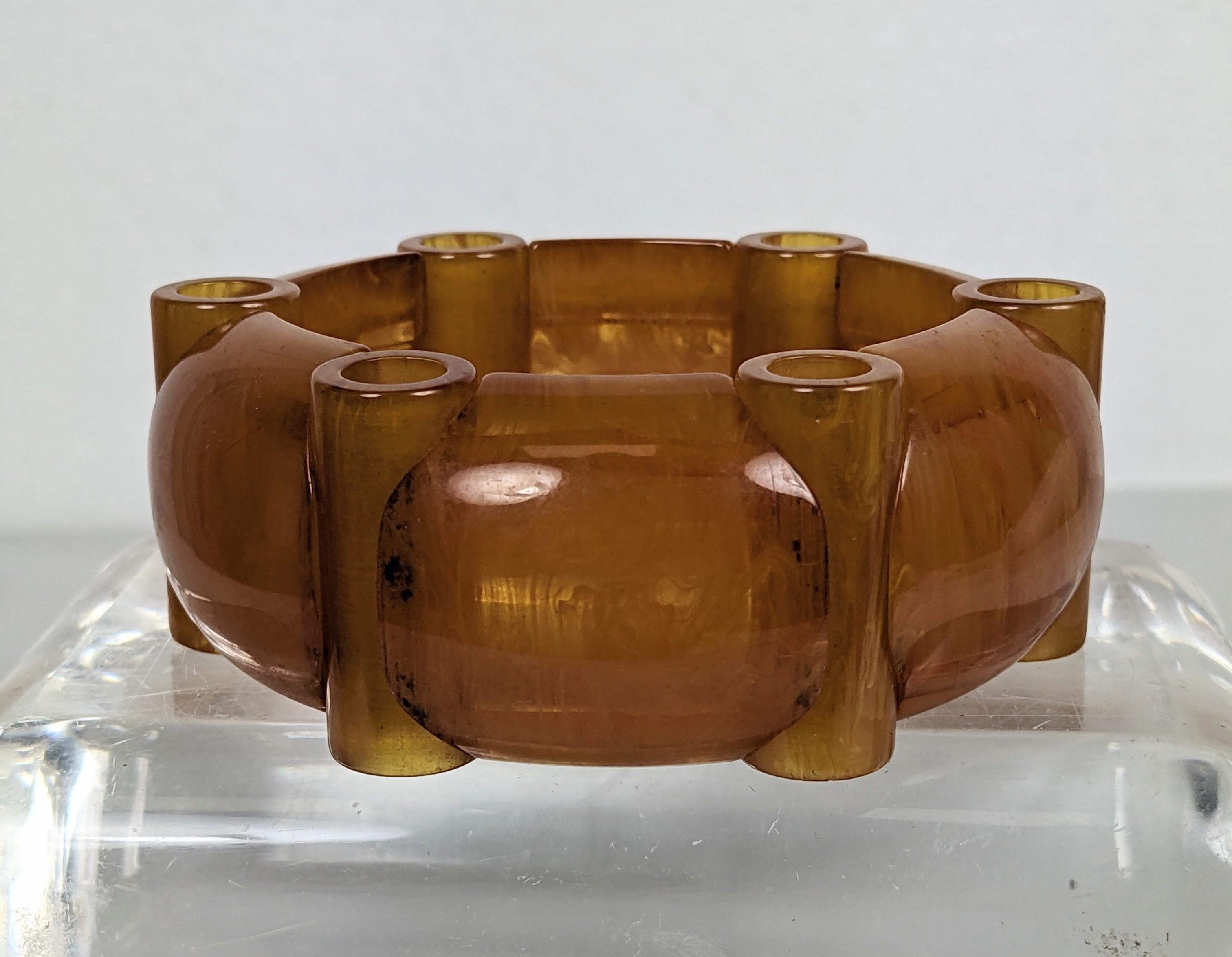 Bracelet jonc Art déco français en bakélite en vente 1