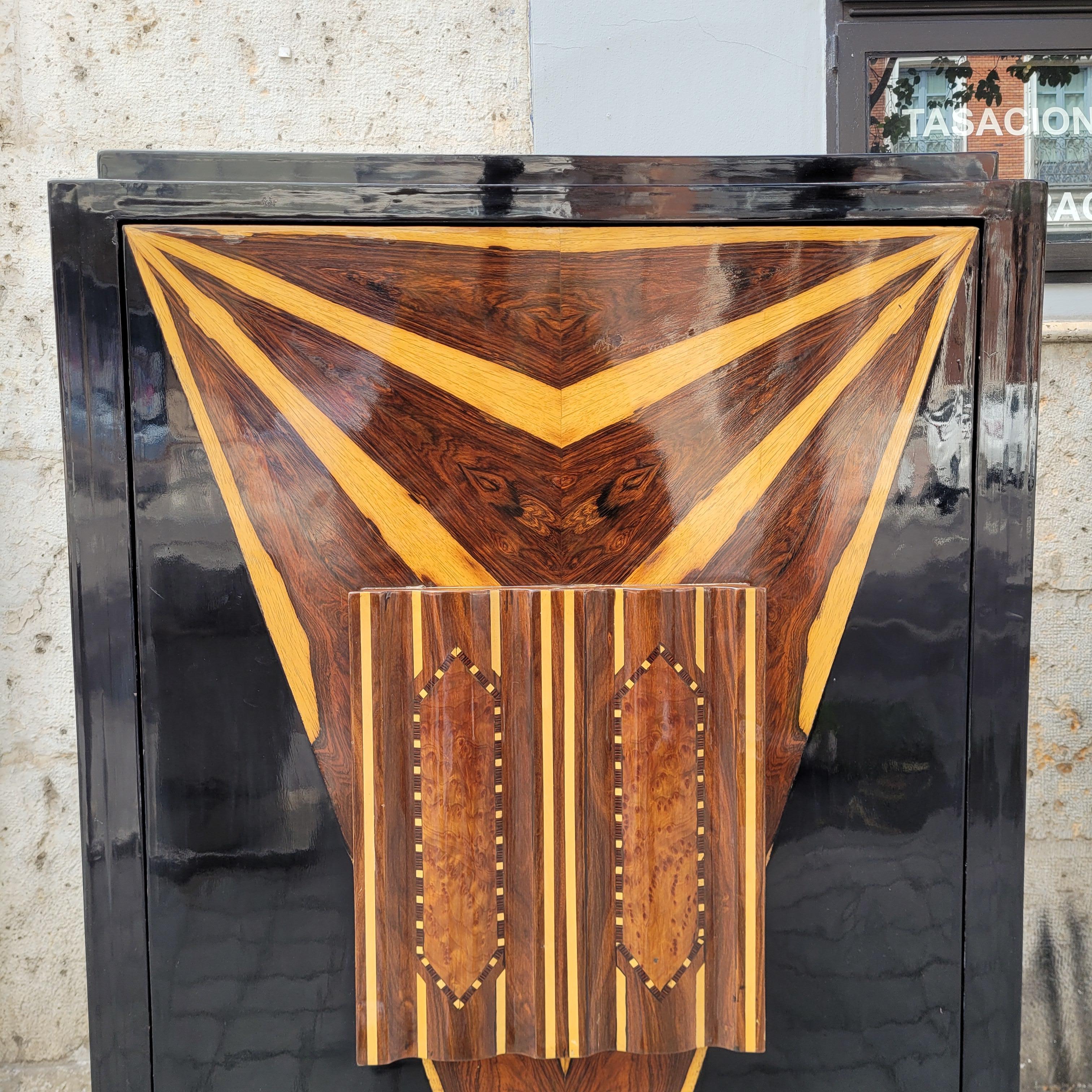 Acciaio Mobile bar francese Art Déco, legno laccato e intarsi in legno esotico in vendita