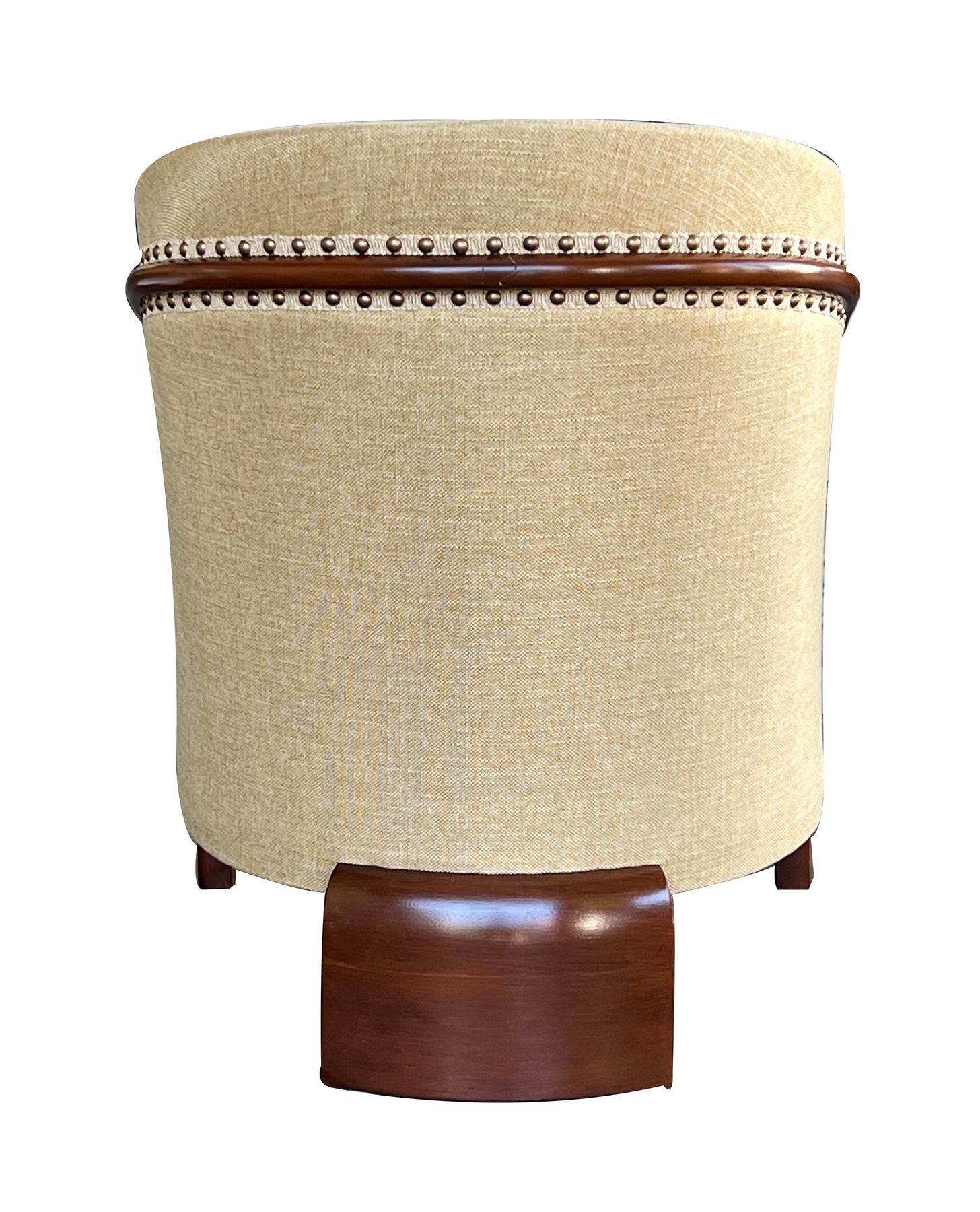 Français Bergère Art Déco à dos de tonneau et trépied en vente