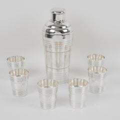 Versilberter Cocktailshaker und sechs Gläser, Art déco, Barzubehör