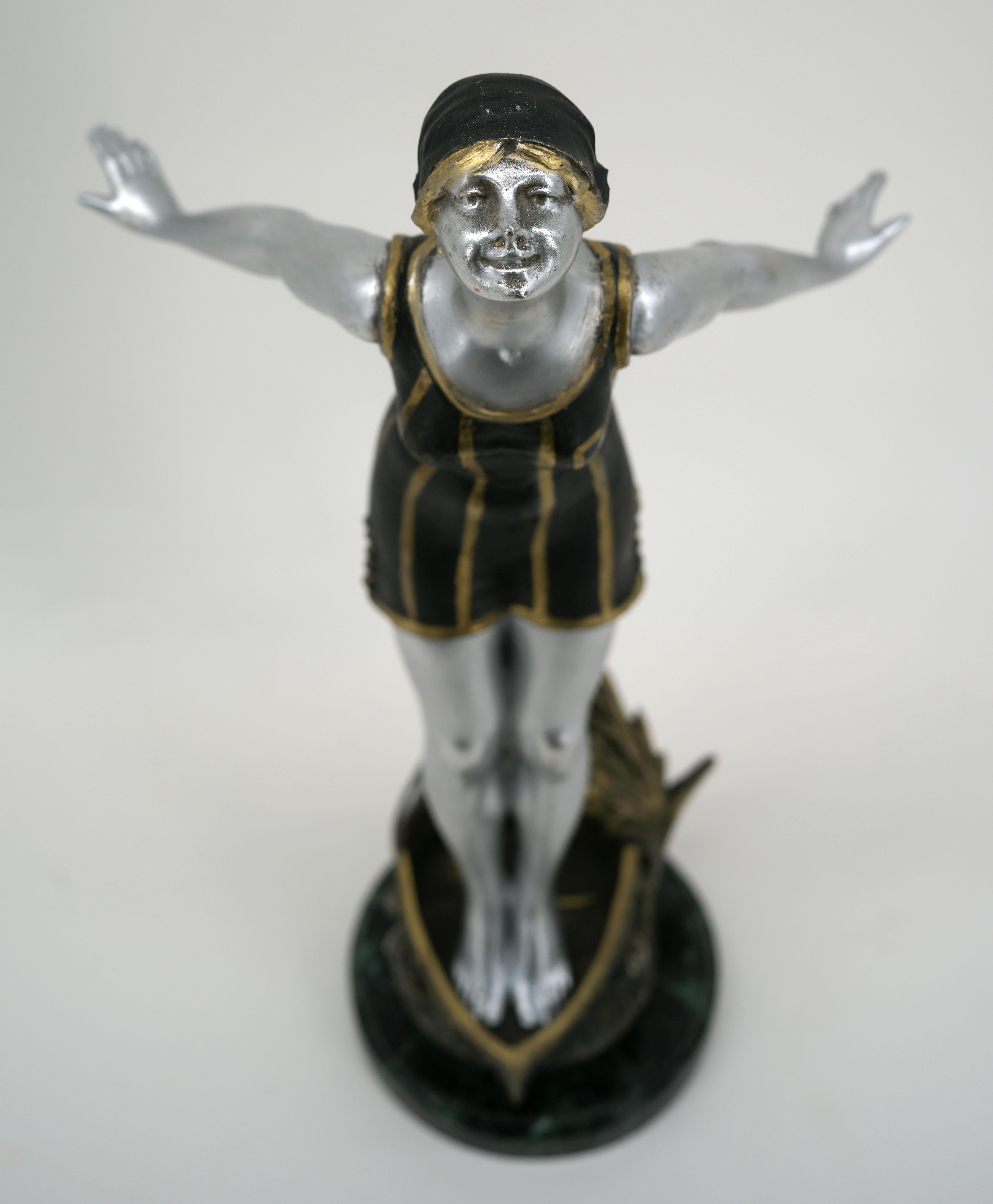 Milieu du XXe siècle Sculpture de baigneur Art déco française, années 1930