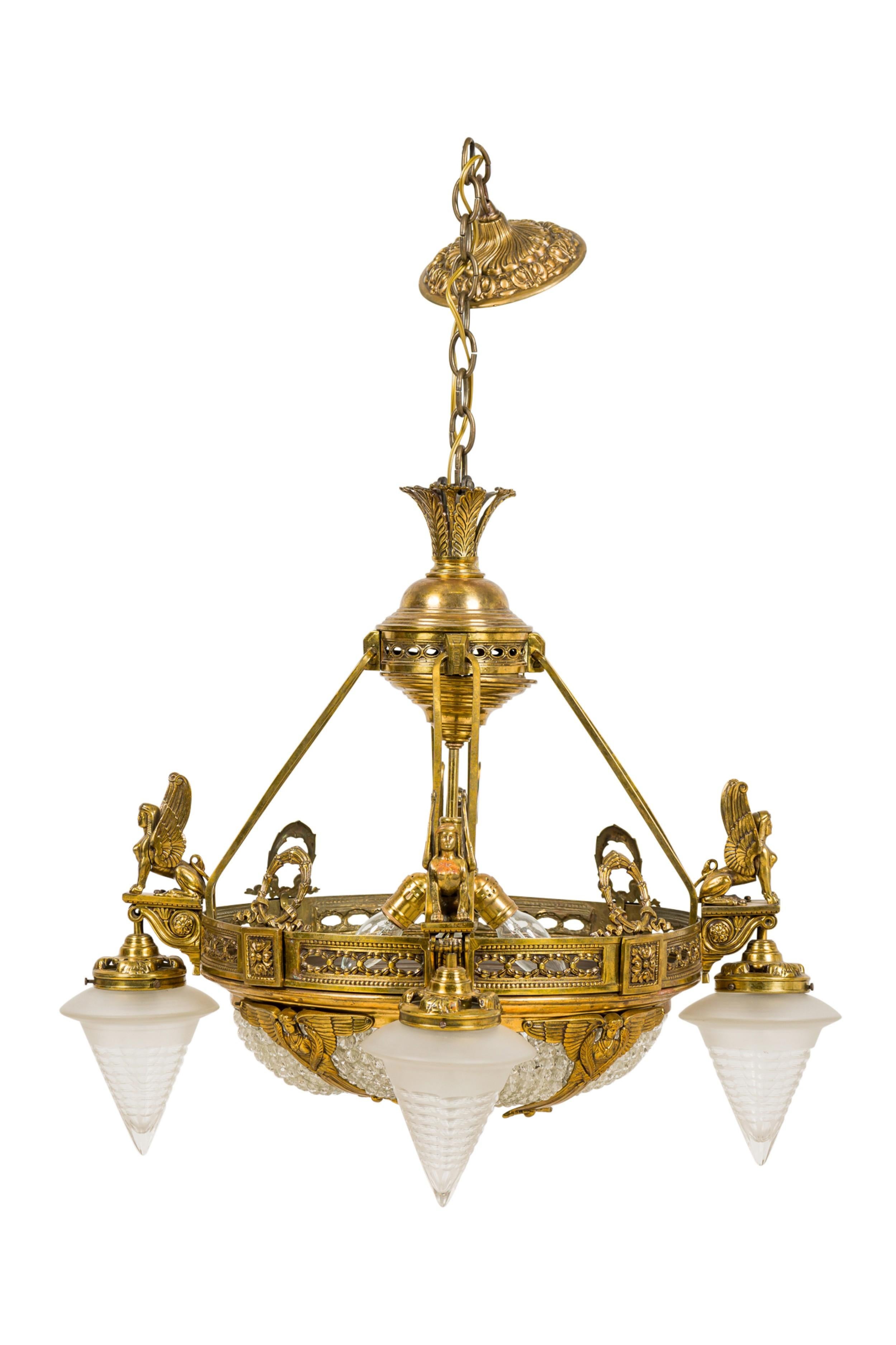 Con perline Lampadario francese Art Déco in vetro con perline e 4 paralumi a cono in vendita