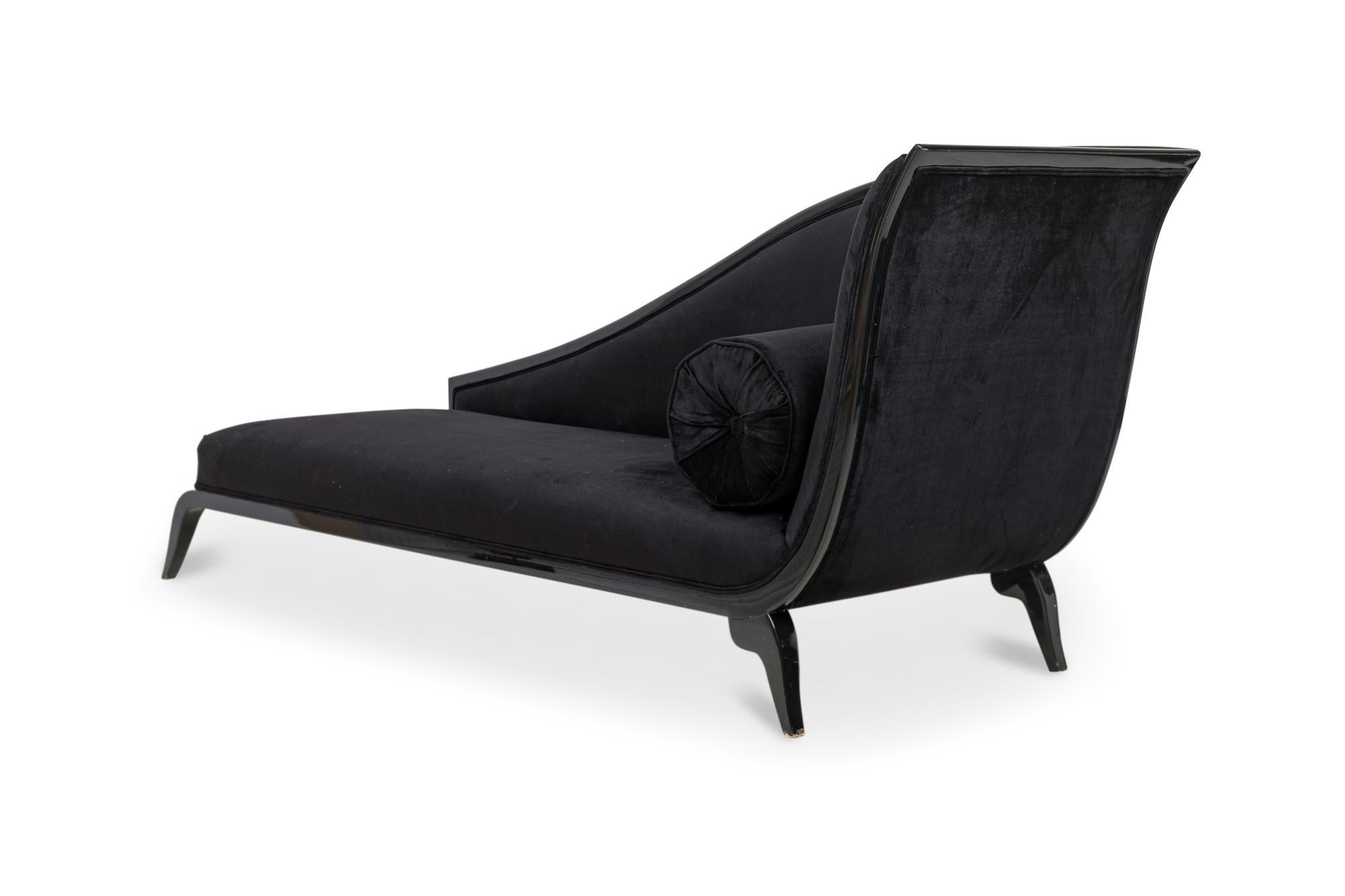 Art Déco French Art Deco Black Lacquered and Black Upholstered Sleigh Recamier in vendita
