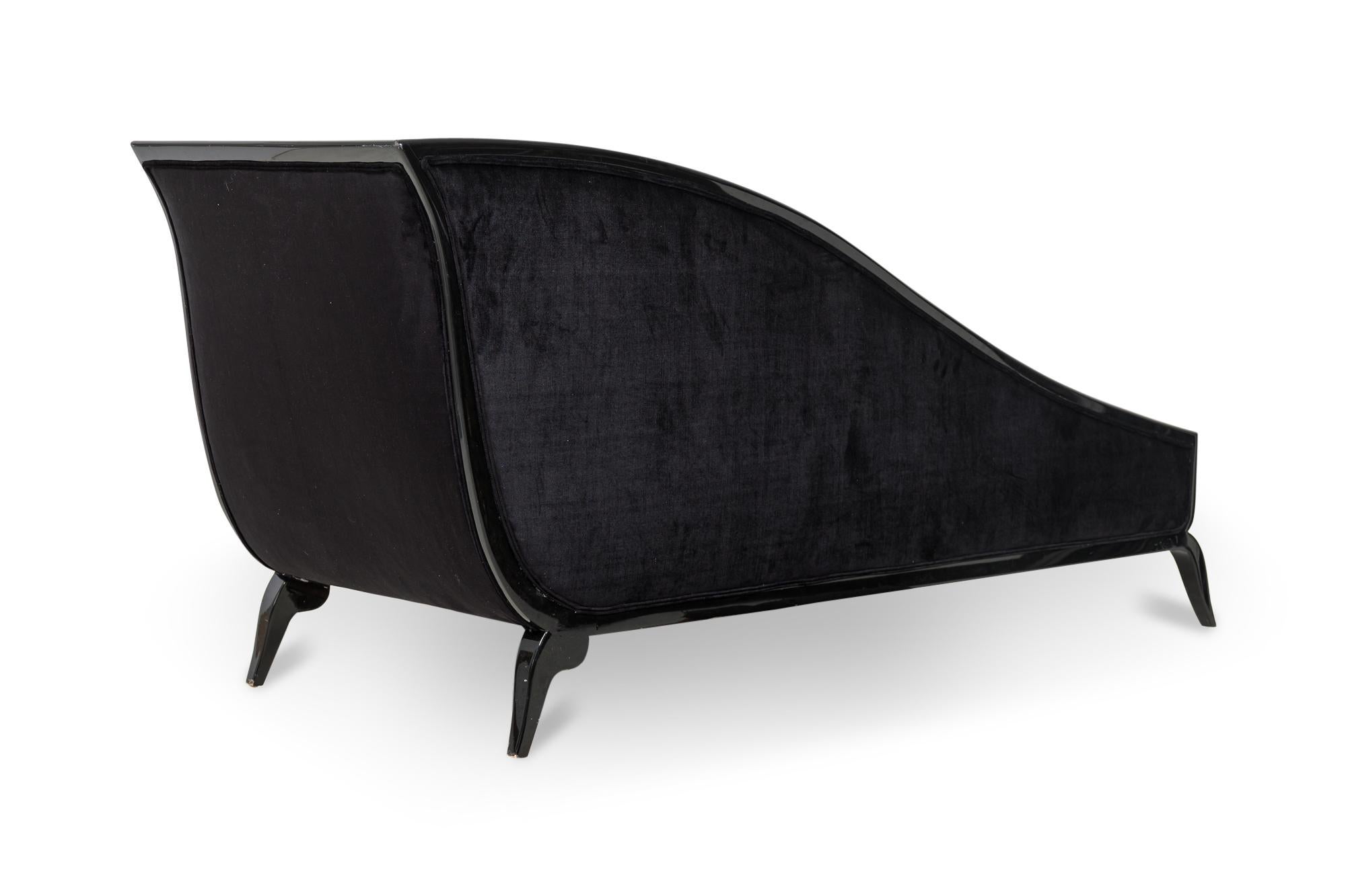 XX secolo French Art Deco Black Lacquered and Black Upholstered Sleigh Recamier in vendita