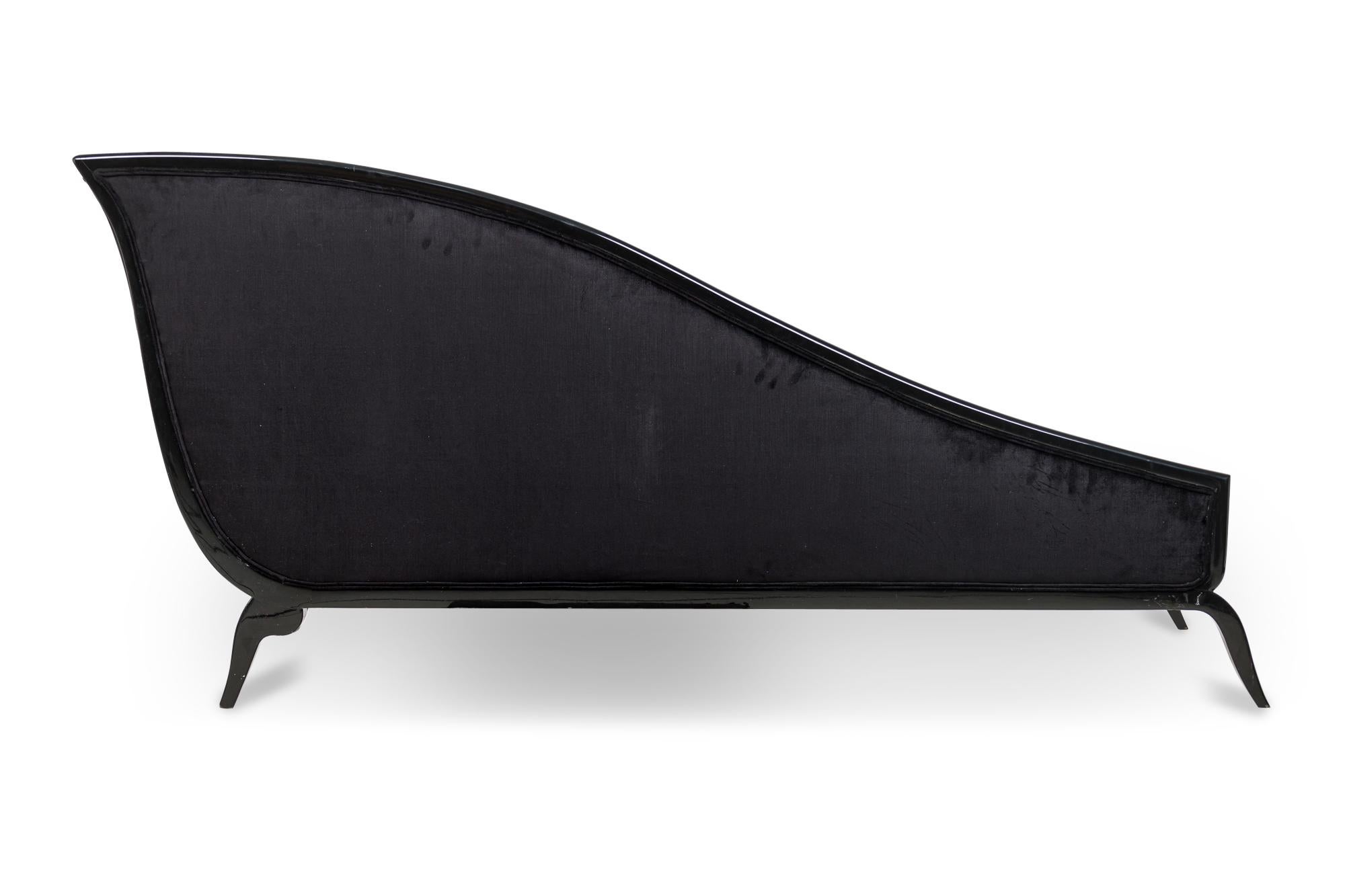 Tappezzeria French Art Deco Black Lacquered and Black Upholstered Sleigh Recamier in vendita
