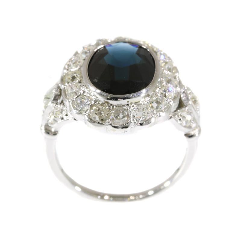 Round Cut French Art Deco Belle Époque Engagement Ring with Diamonds and Natural Sapphire For Sale