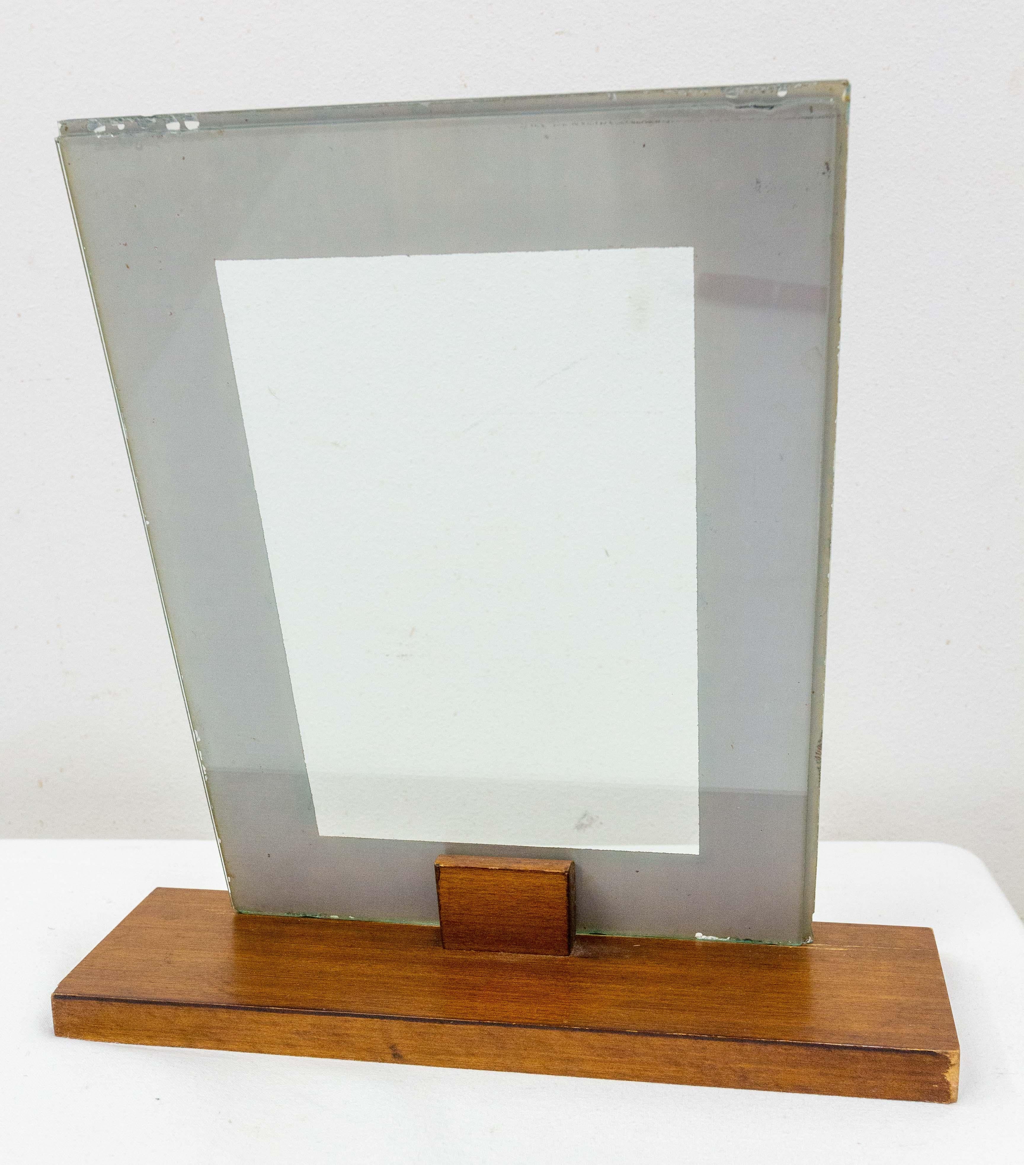 French Art Deco Beveled Mirror Standing Photo Frame Beech Base, circa 1930 In Good Condition For Sale In Labrit, Landes