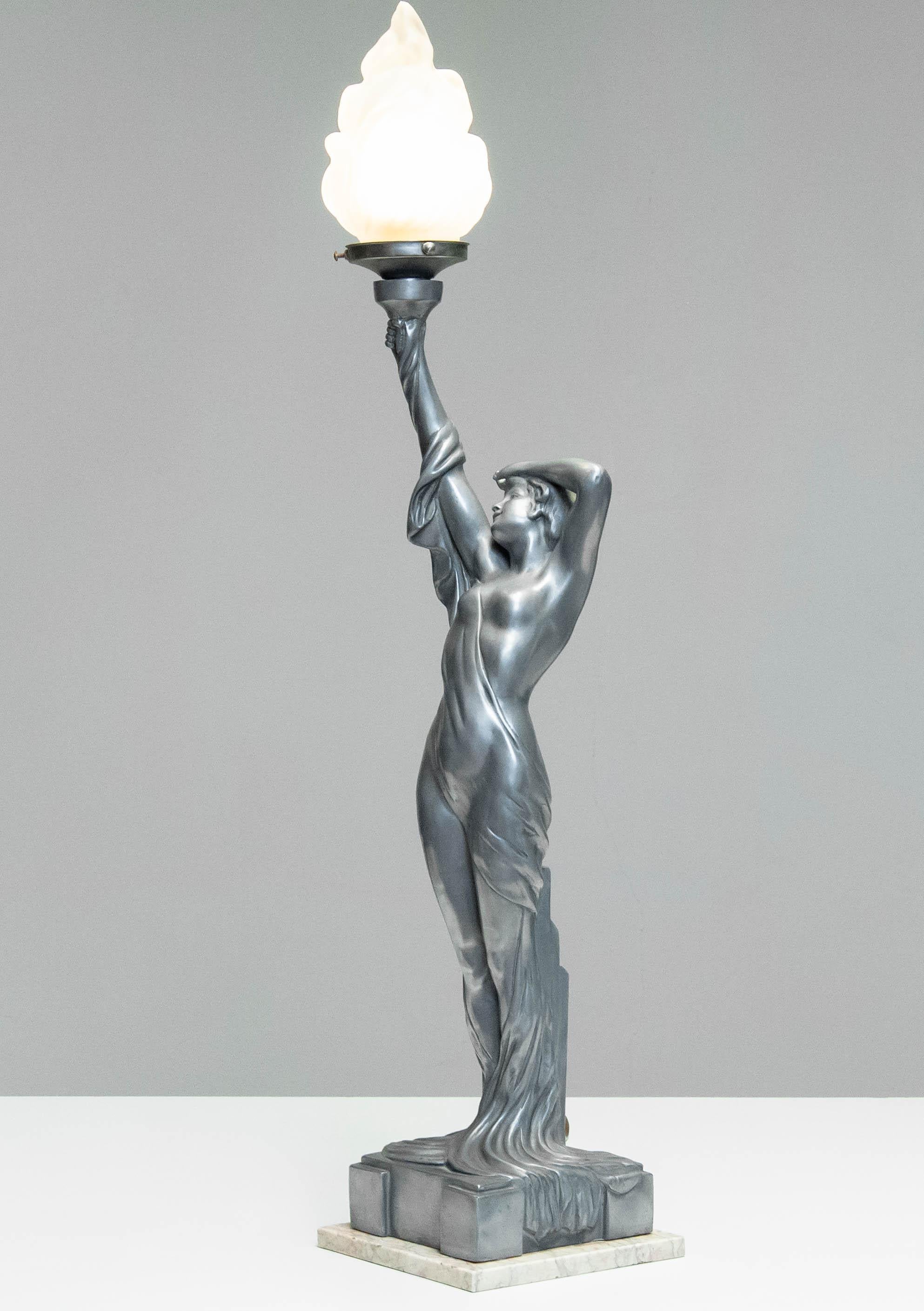 French Art Deco Biba Woman Table Lamp Pewter on Marble Base For Sale 3