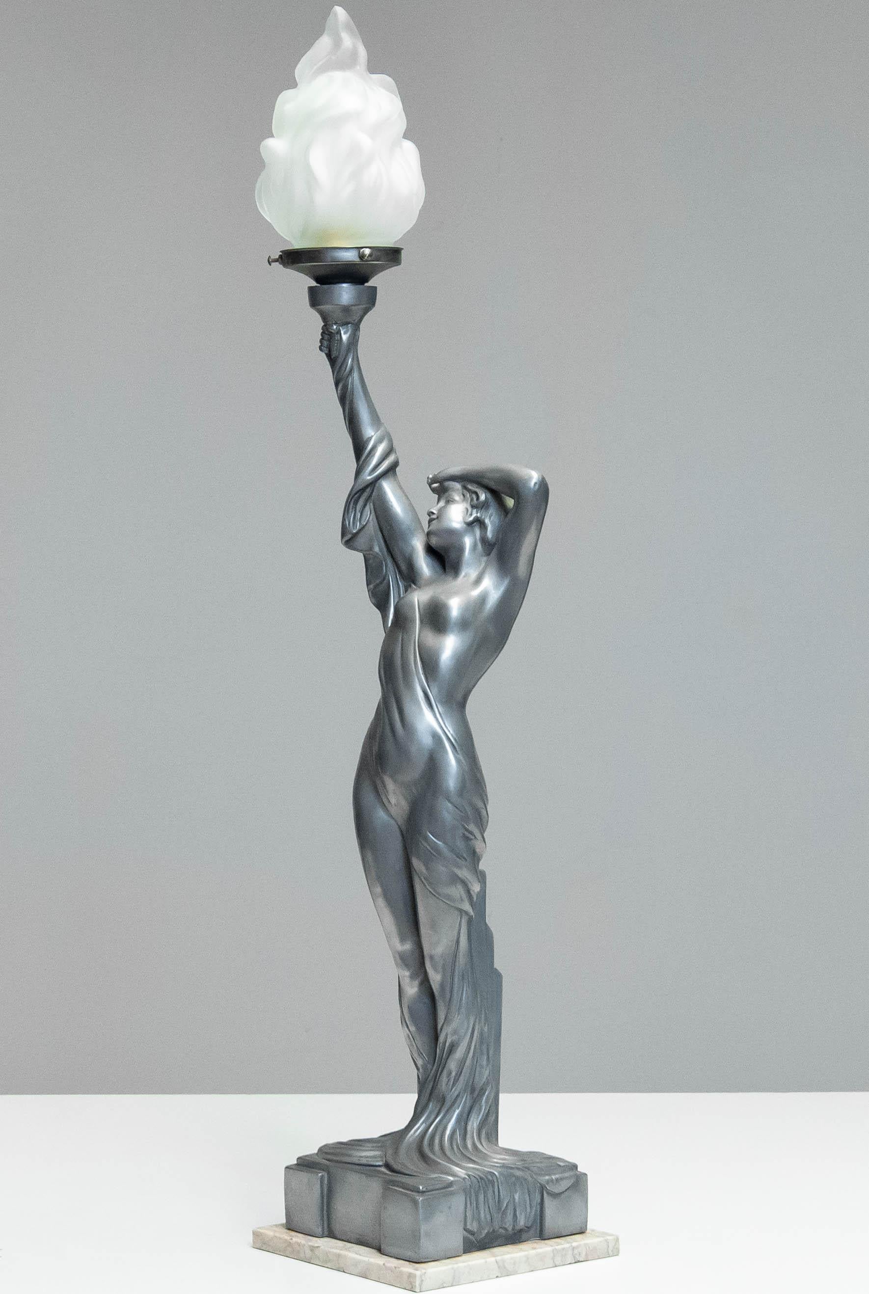 French Art Deco Biba Woman Table Lamp Pewter on Marble Base For Sale 6