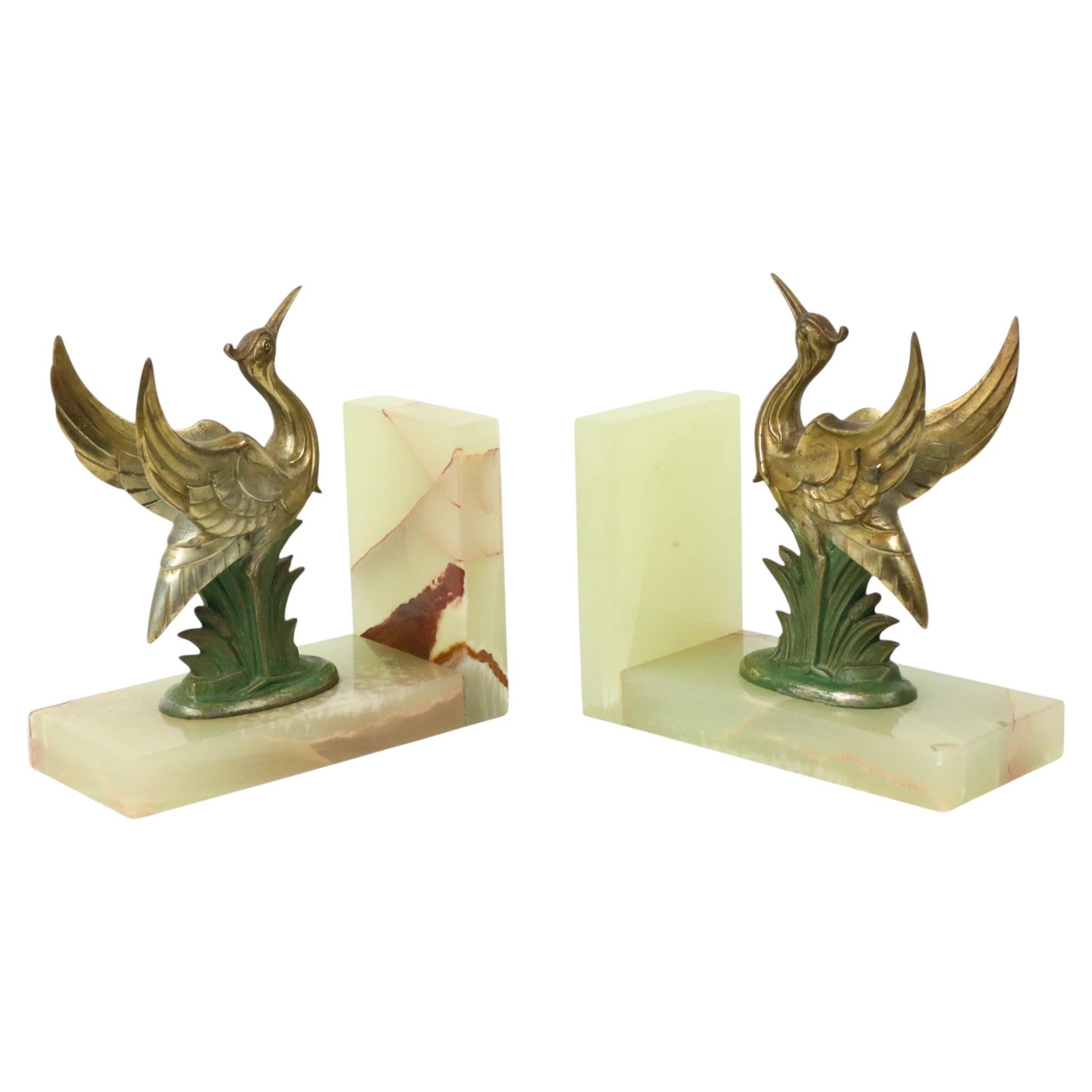 Fermalibri francese Art Deco Bird in alabastro e pietra naturale 1930