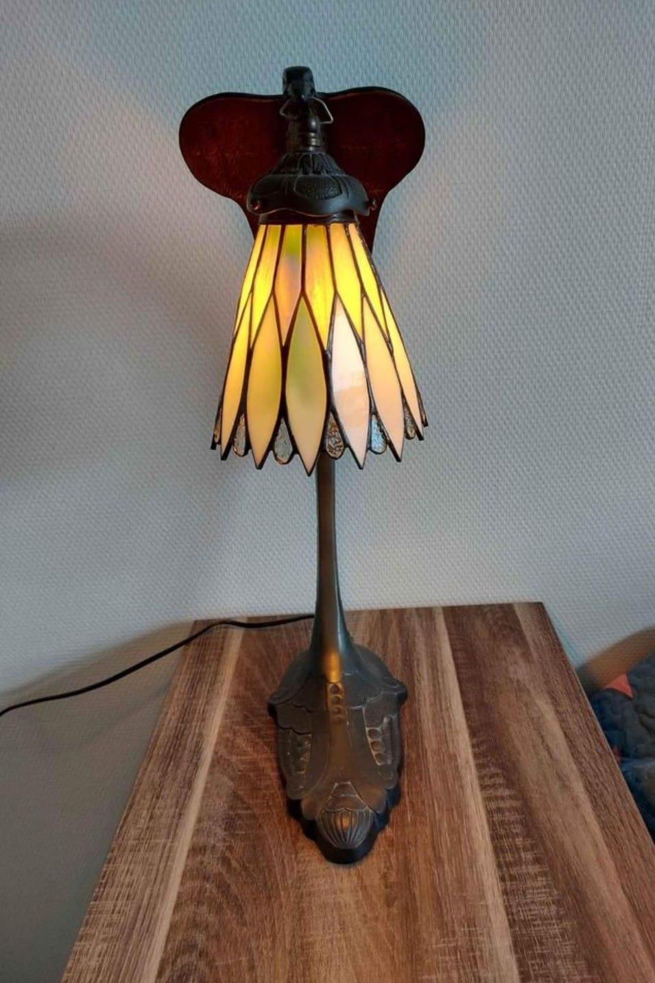 Olandese Lampada a forma di uccello in stile Art Déco francese con cupola Tiffany